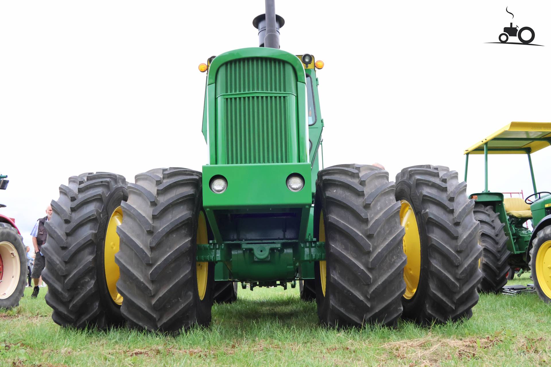 John Deere 7520 tractor op historisch festival