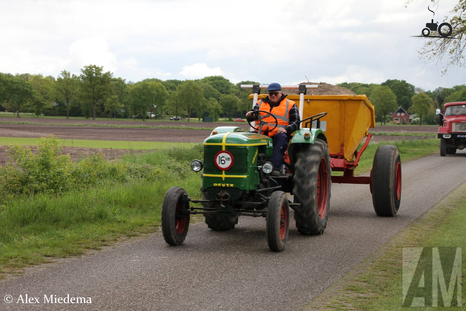 Deutz tractor near Zandput De Dormelaar