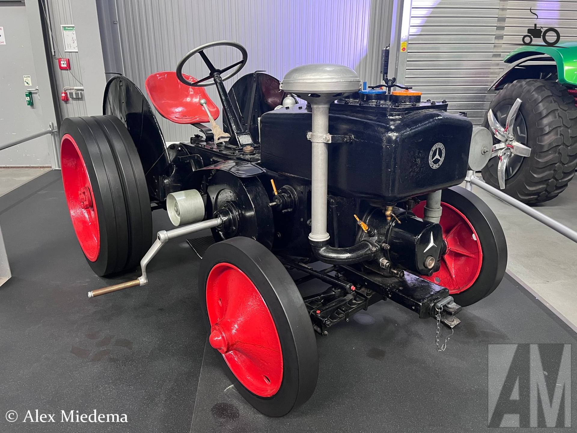Mercedes-Benz OE Dieselschlepper uit 1926 in Technik Museum Speyer