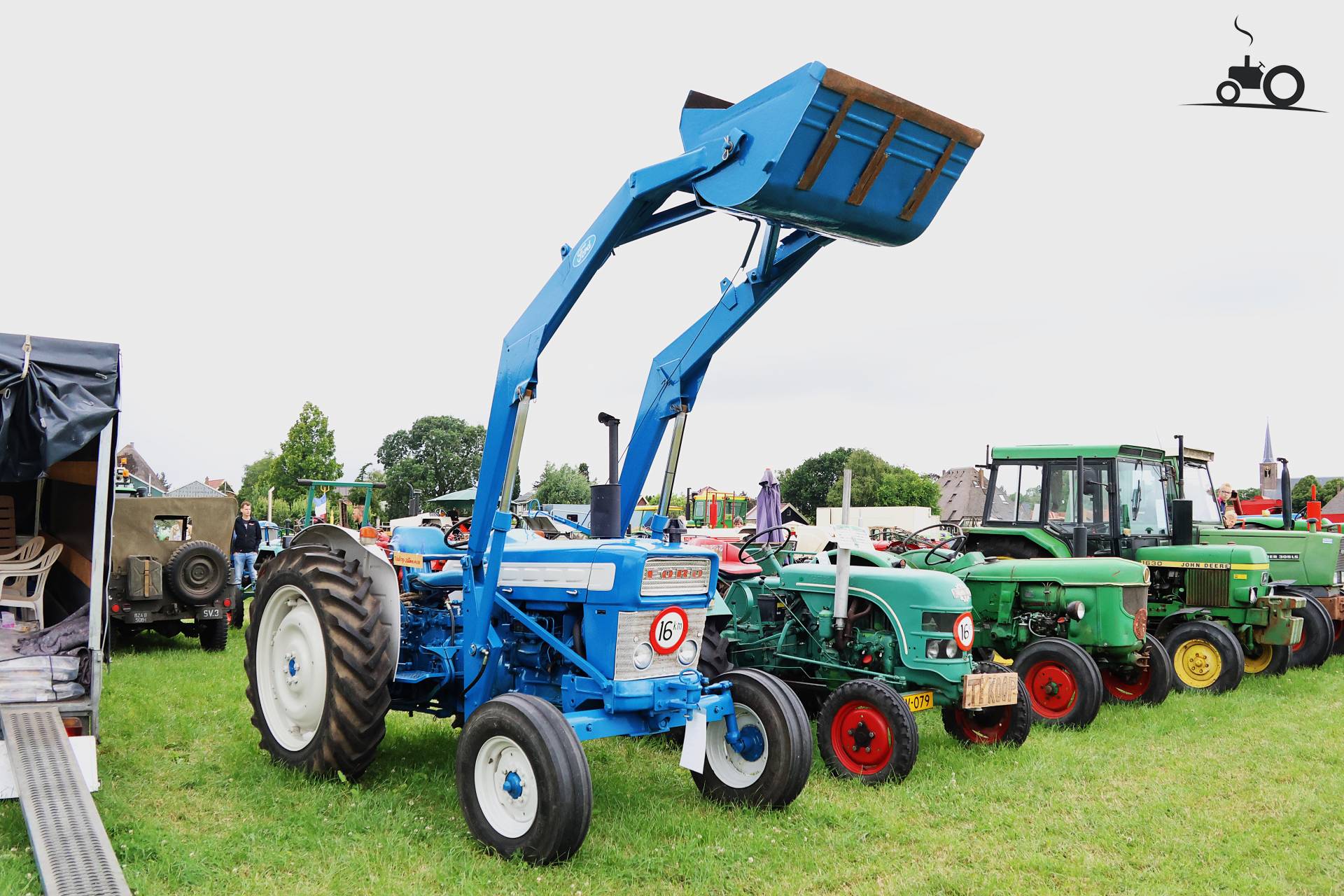 Ford 4000 op Historisch Festival in Hensbroek