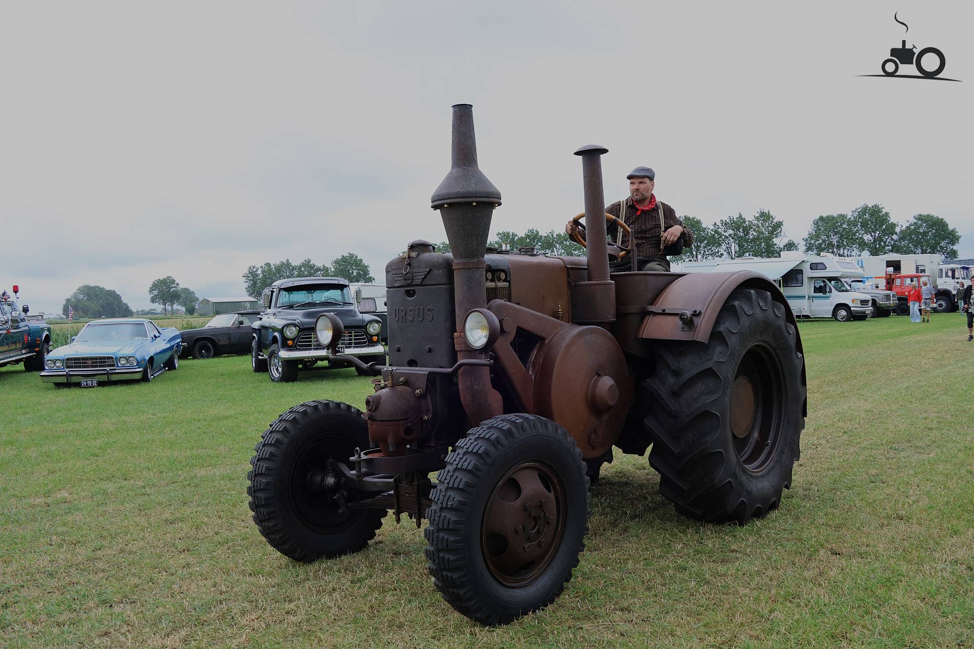Ursus machine op historisch festival Hensbroek