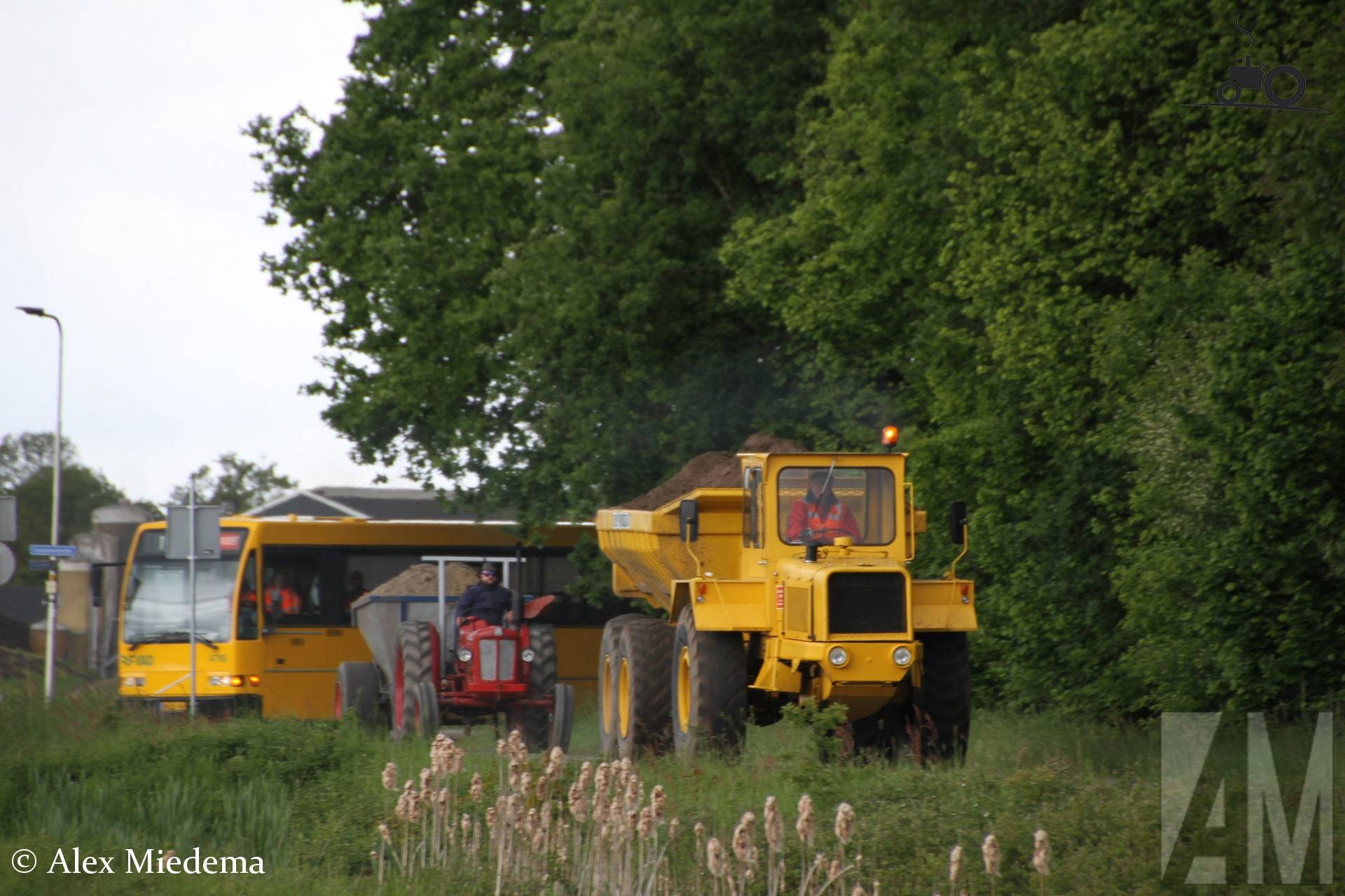 BM Volvo knikdumper nabij Zandput De Dormelaar