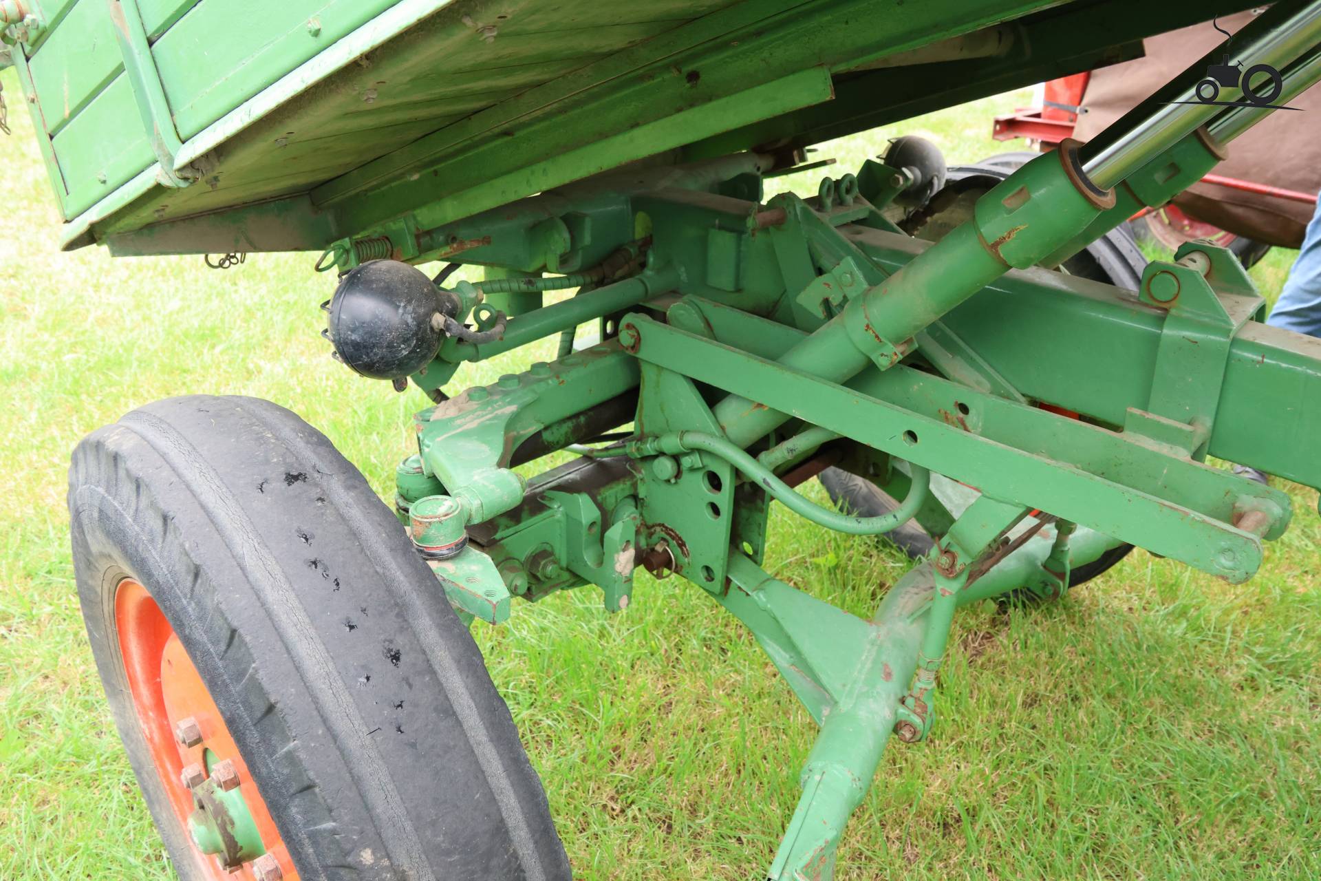 Deutz F 255 GT machine op historisch festival