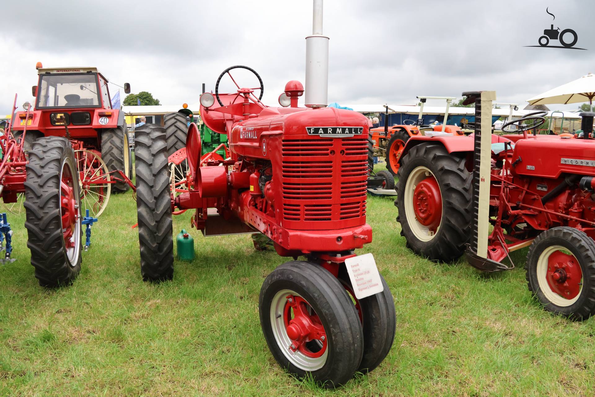 Farmall H tractor op het Historisch Festival