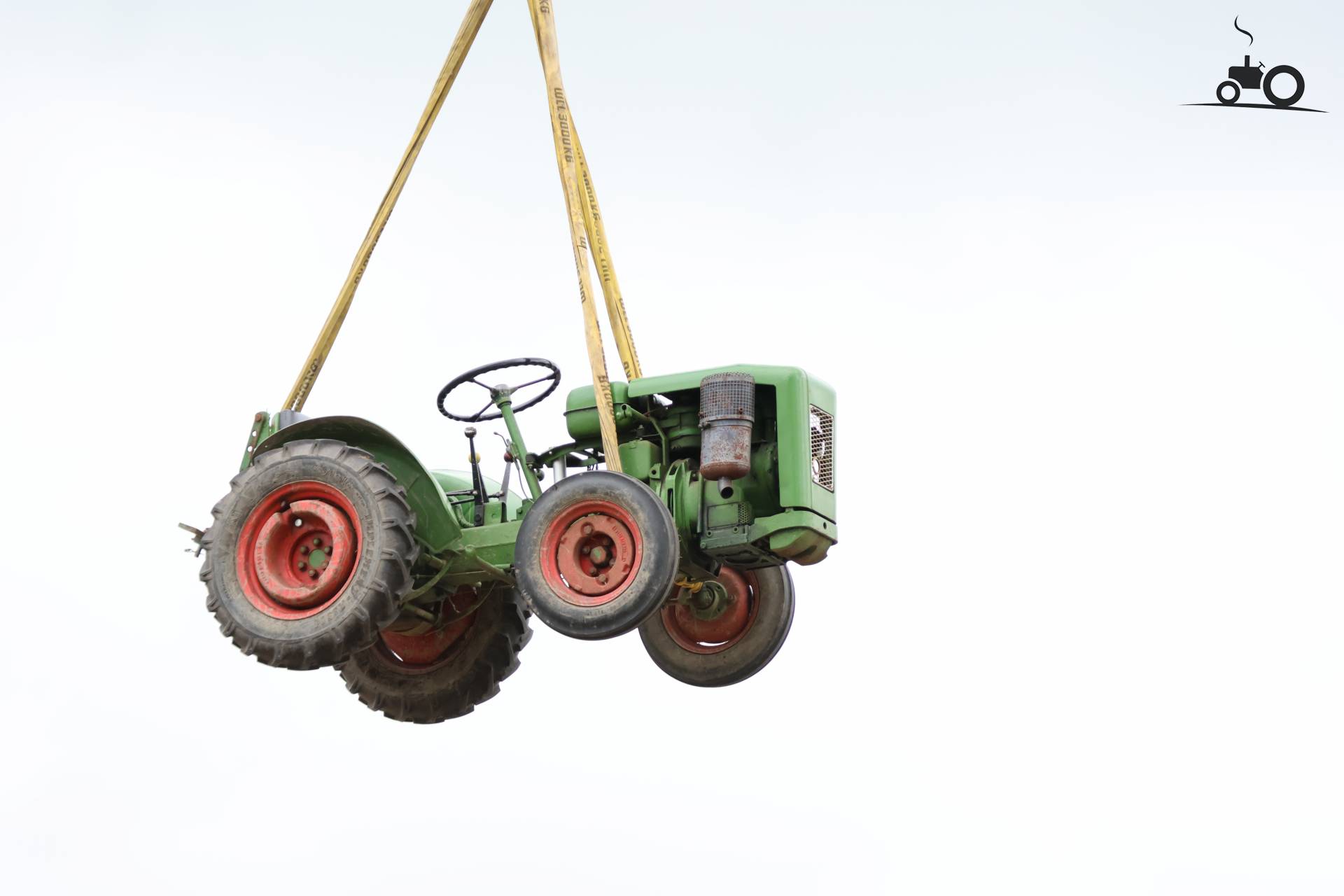 Agria machine op historisch festival in Hensbroek