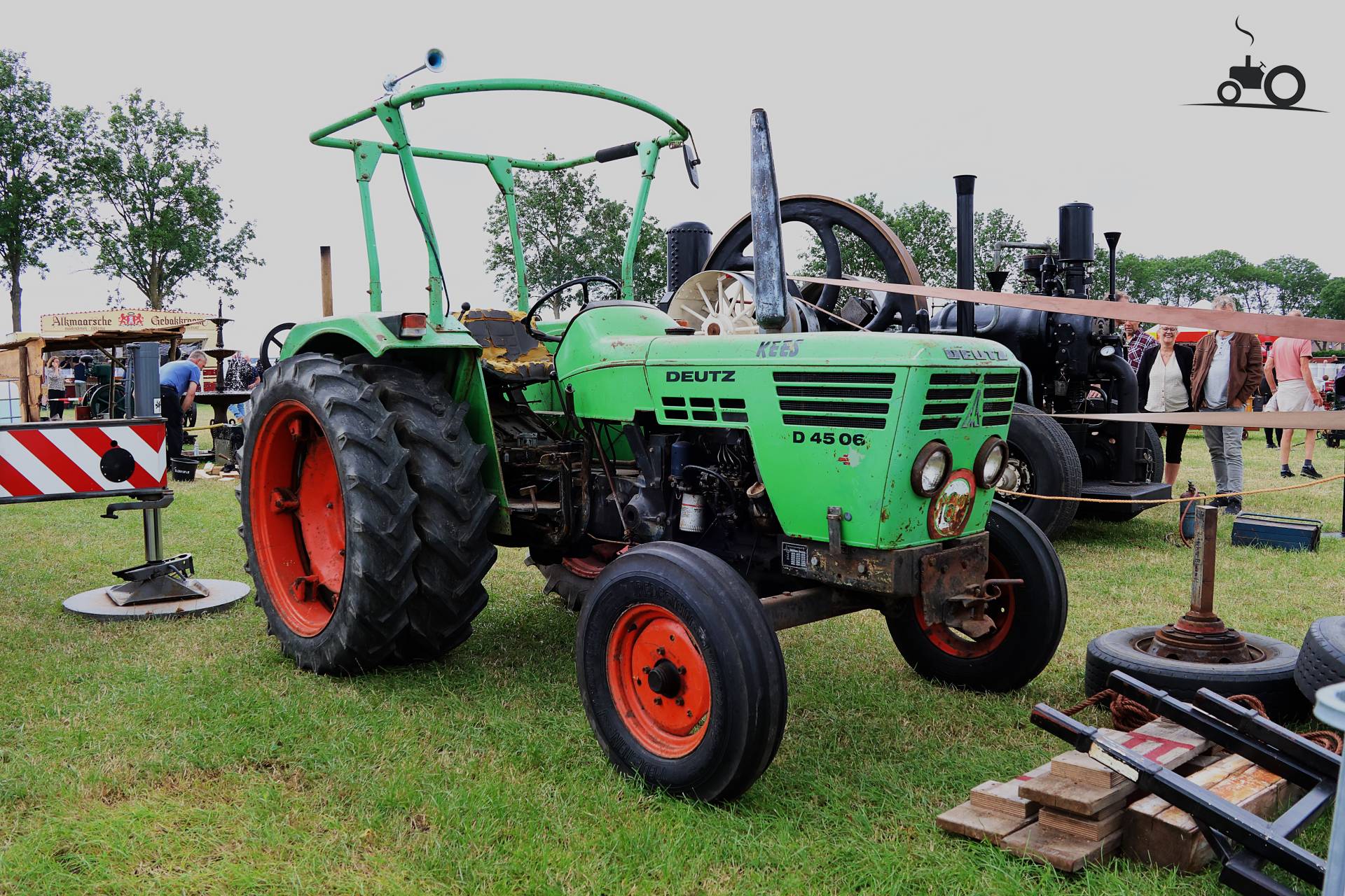 Deutz D 4506 tractor op historisch festival