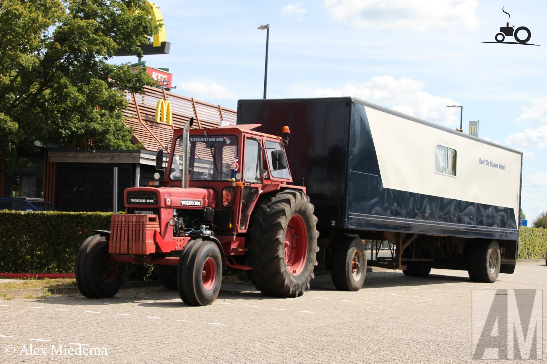 Volvo BM T800 uit 1972 met aanhangwagen