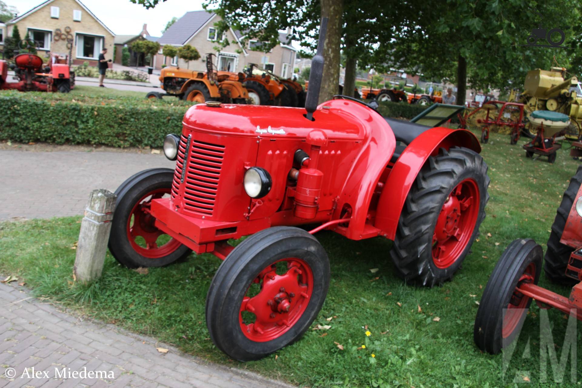 David Brown Super Cropmaster tractor in Ie