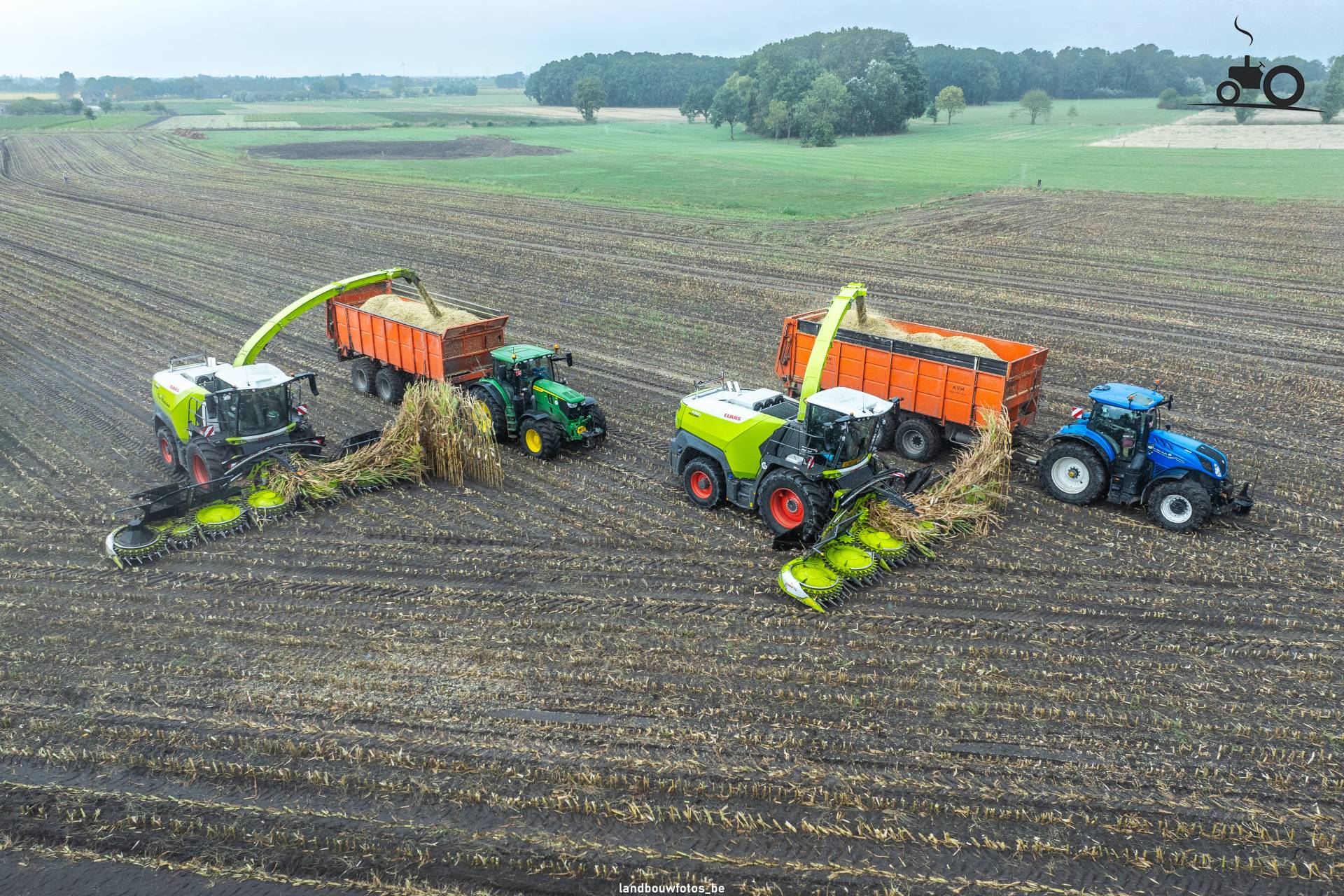 Mais hakselen met een Claas Jaguar 1100 en 1090