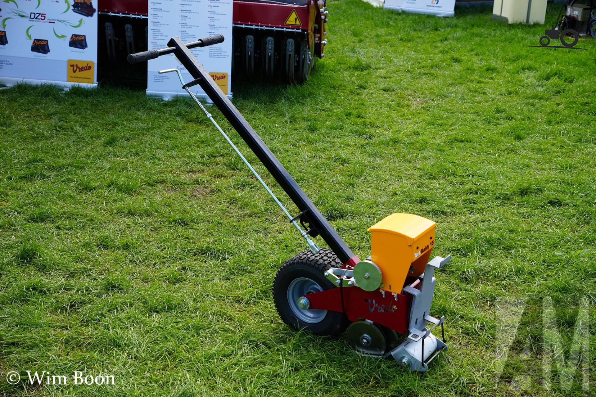 Vredo TurfBuddy 15 machine op vakbeurs