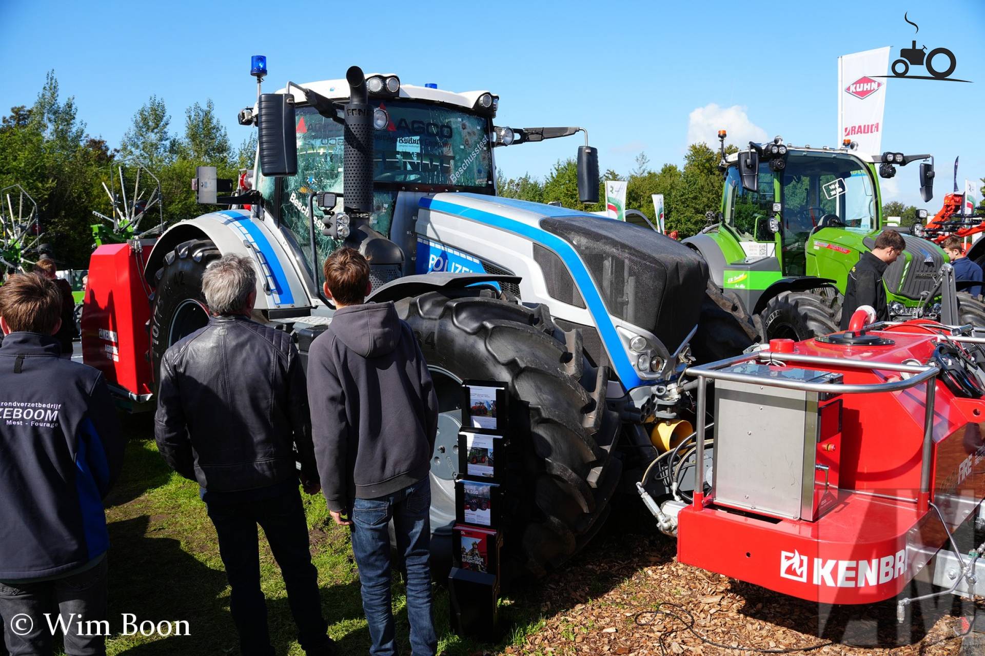 Gepantserde Fendt 900 Serie in Polizei kleuren