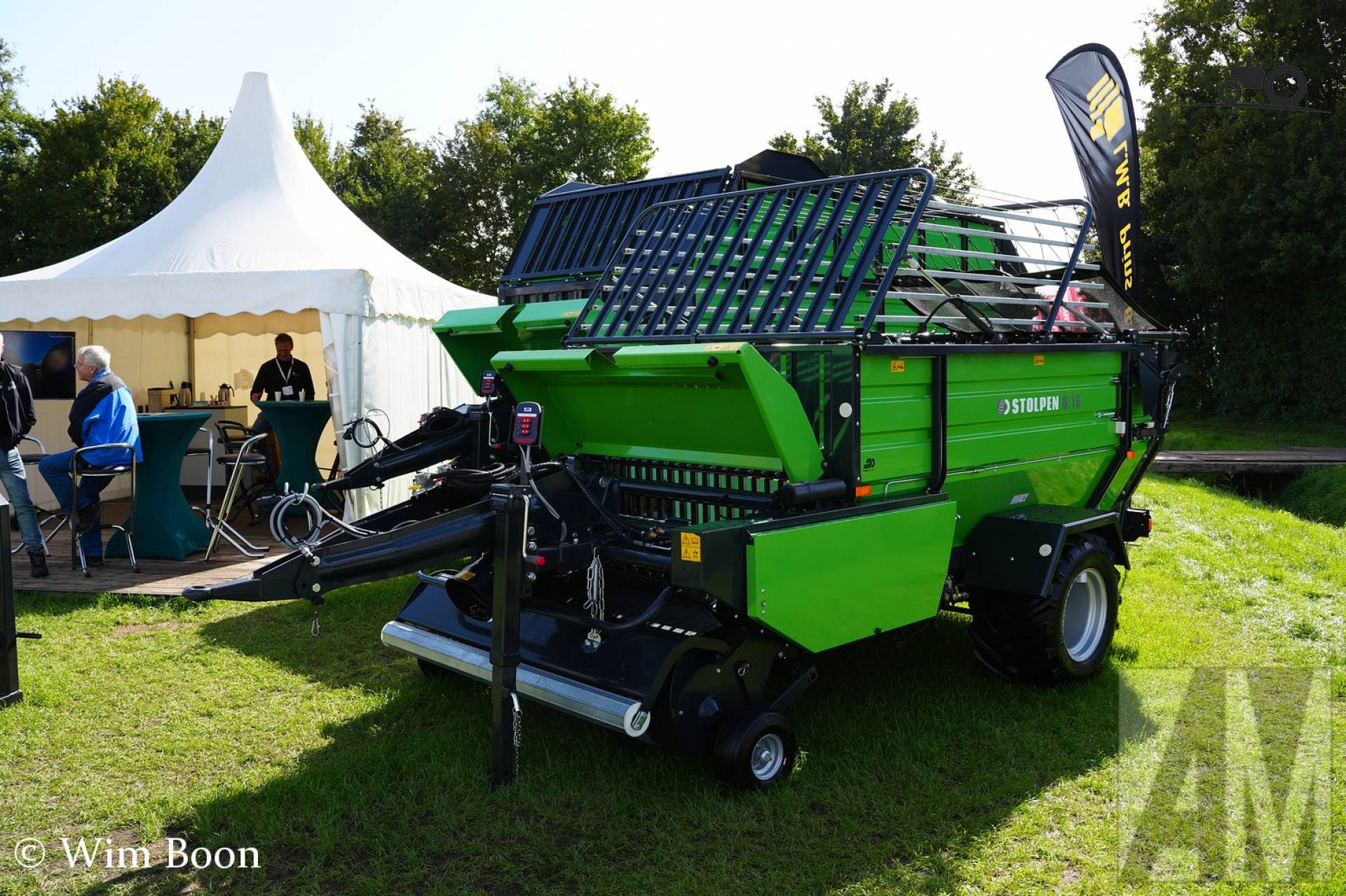 Stolpen 8.16 opraapwagen op vakbeurs