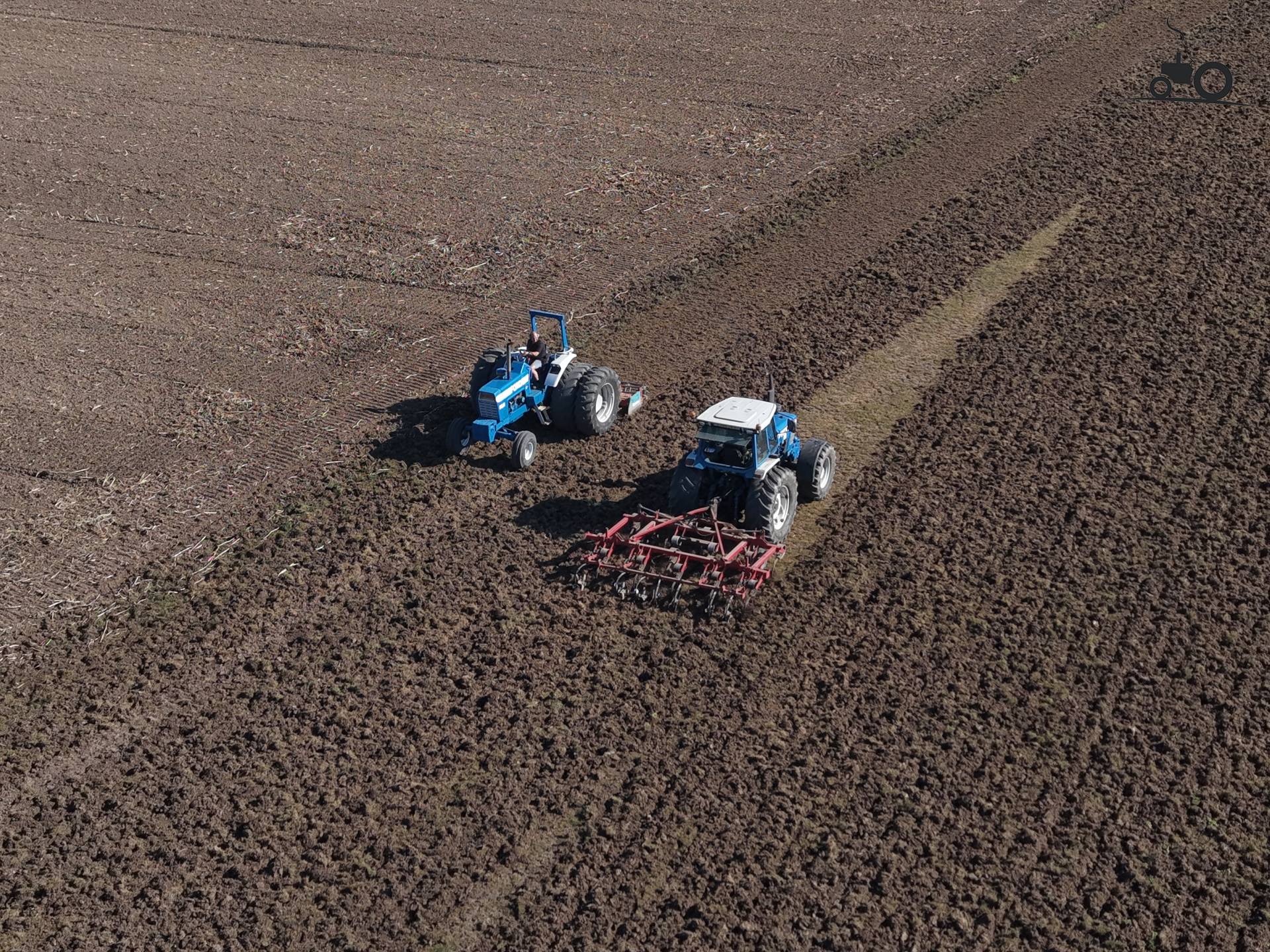 Ford 9600 en TW 15 klaarmaken land met dronezicht