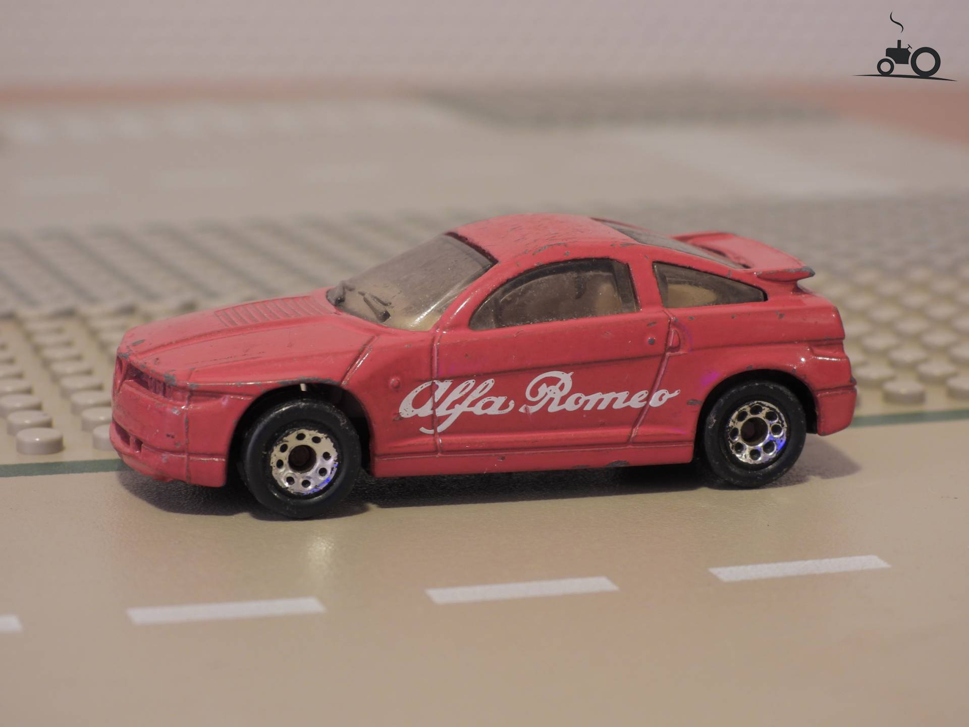 Alfa-Romeo SZ (Sprint Zagato) van Matchbox.
