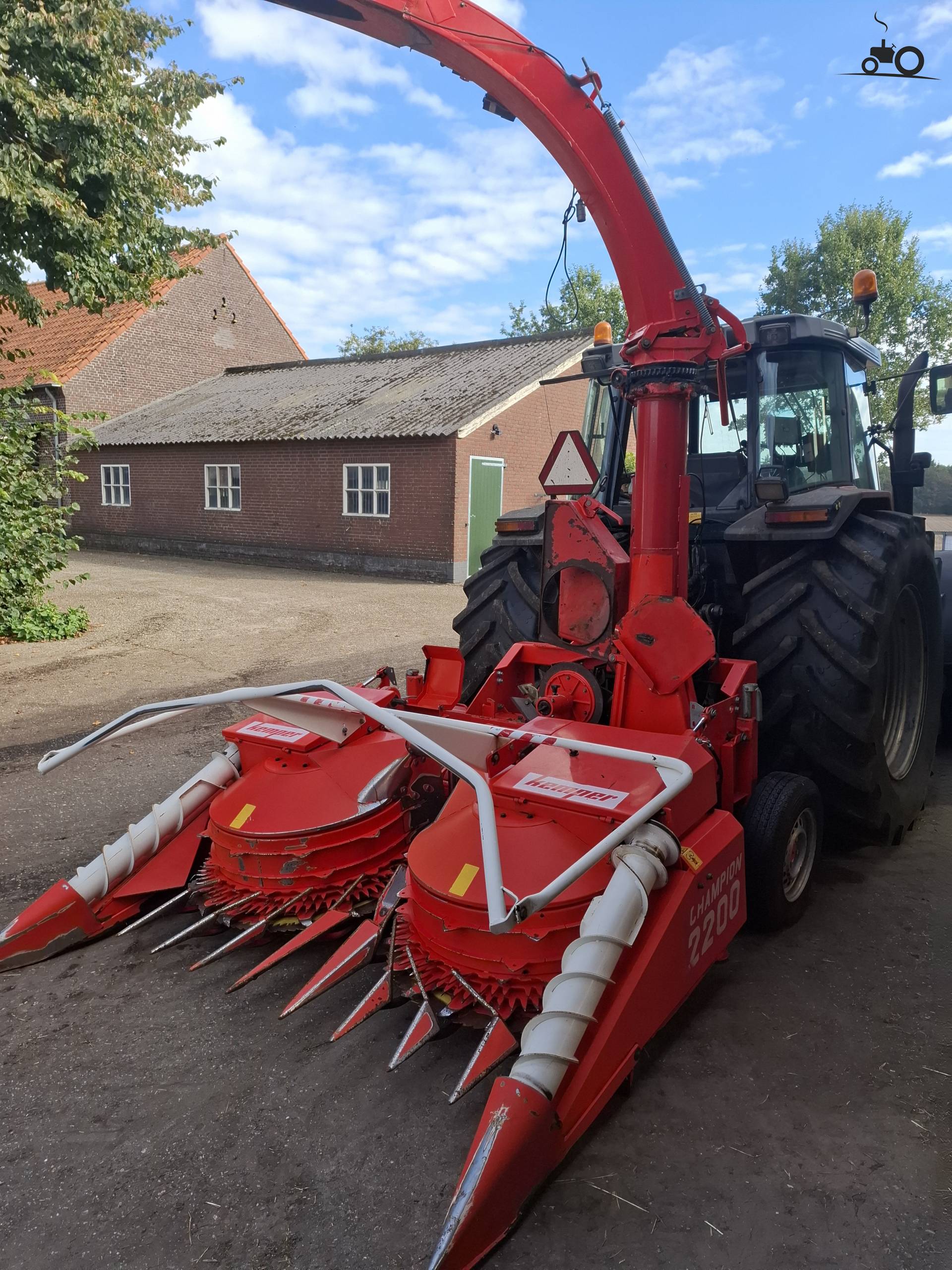 Kemper Champion aan Massey Ferguson 6160
