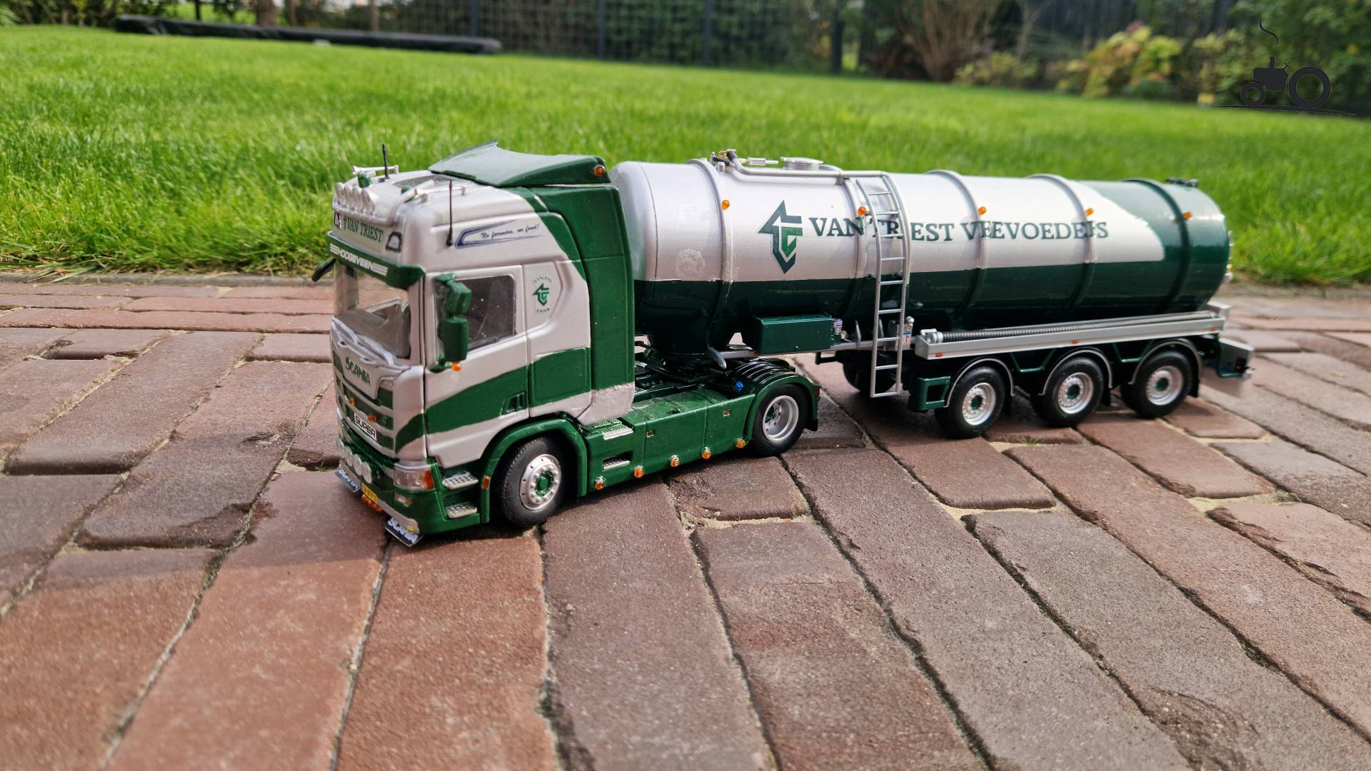 Scania vrachtwagen miniatuur 1:32