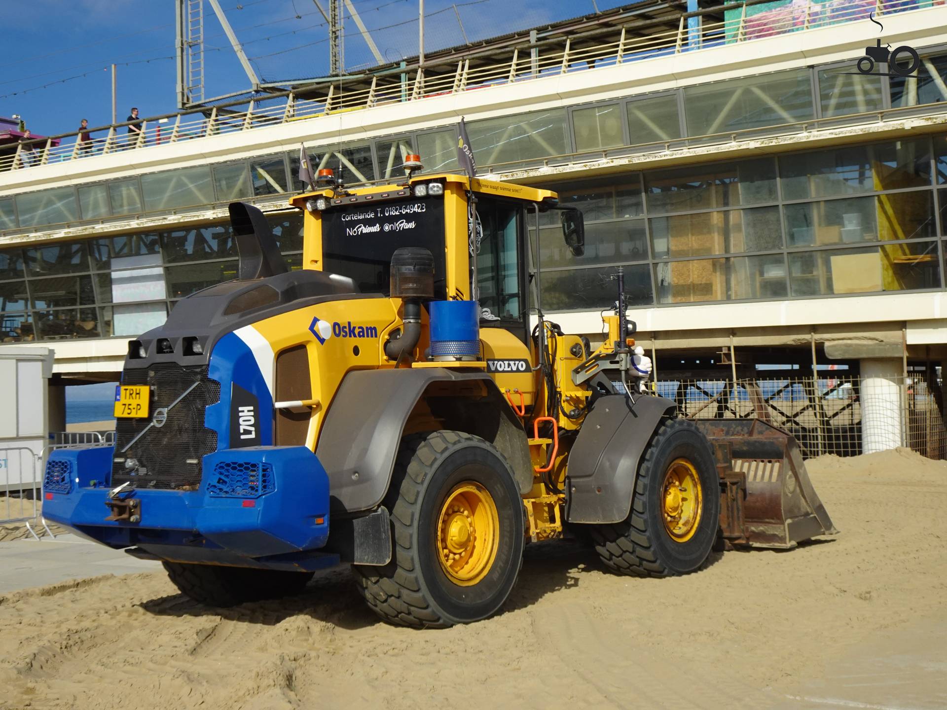 Volvo L70H bij de Pier in Scheveningen