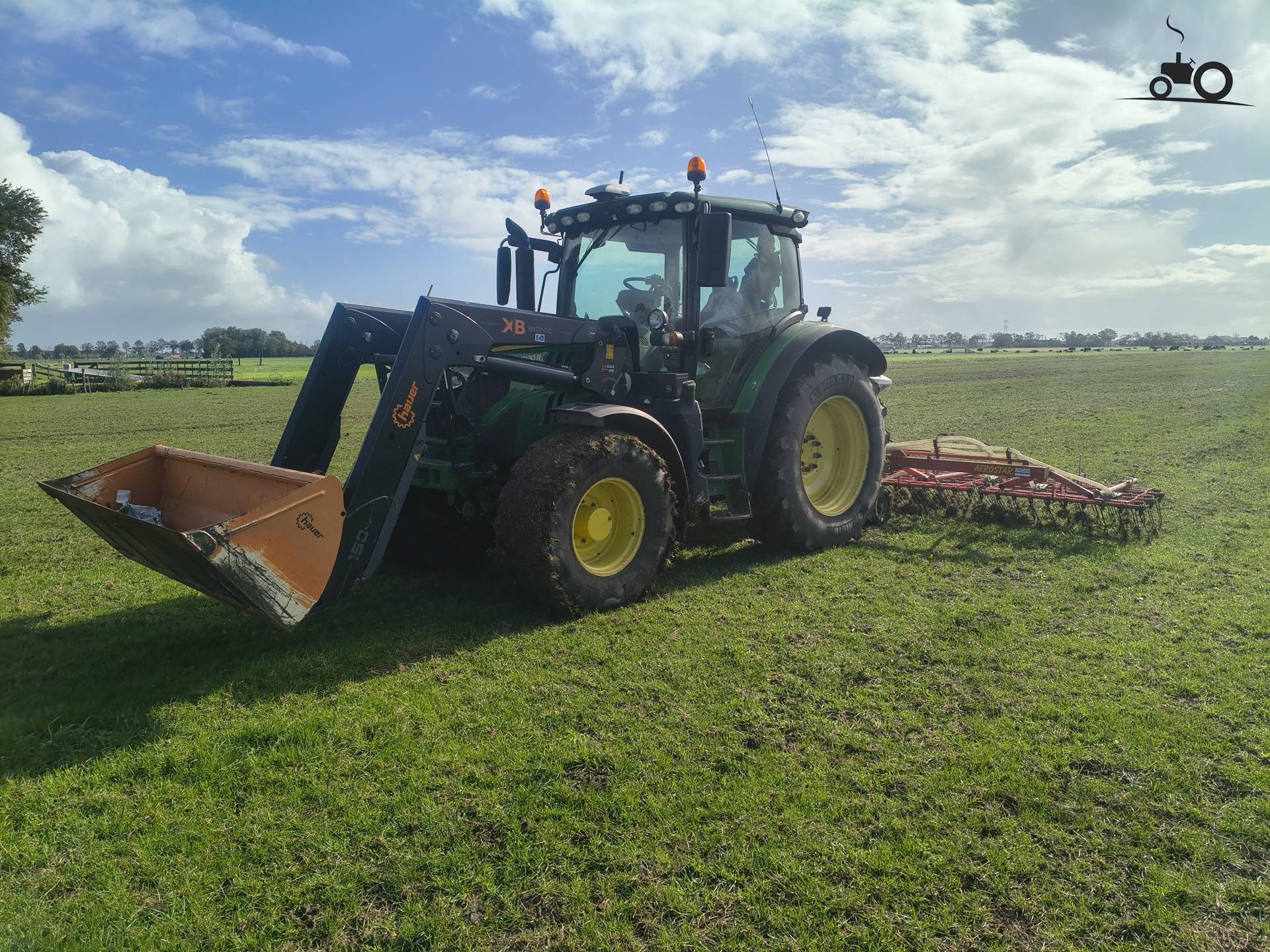 John Deere 6130R met Einböck Wiedeg en Zocon zaaimachine