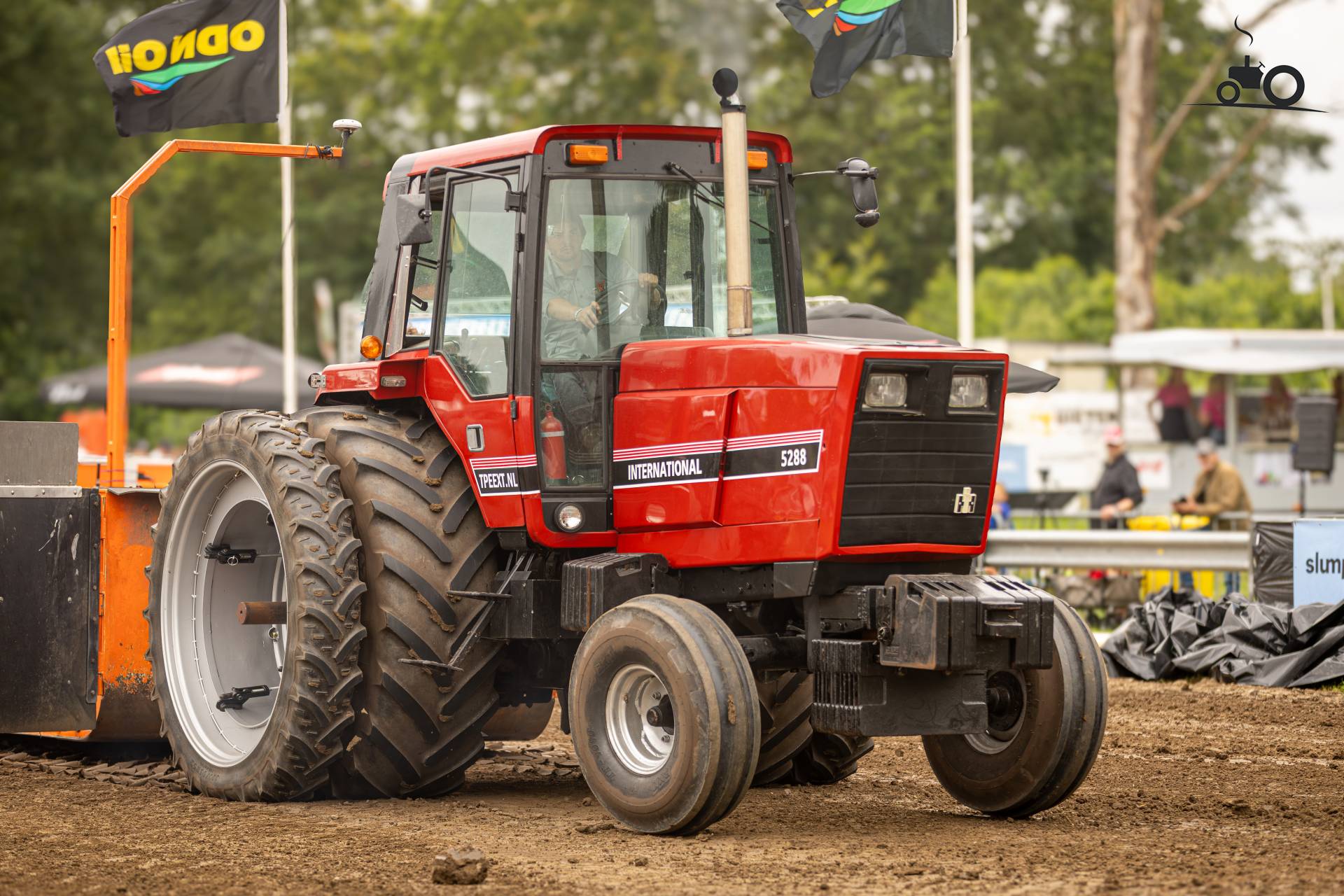 International 5288 voor de Keep Moving Orange