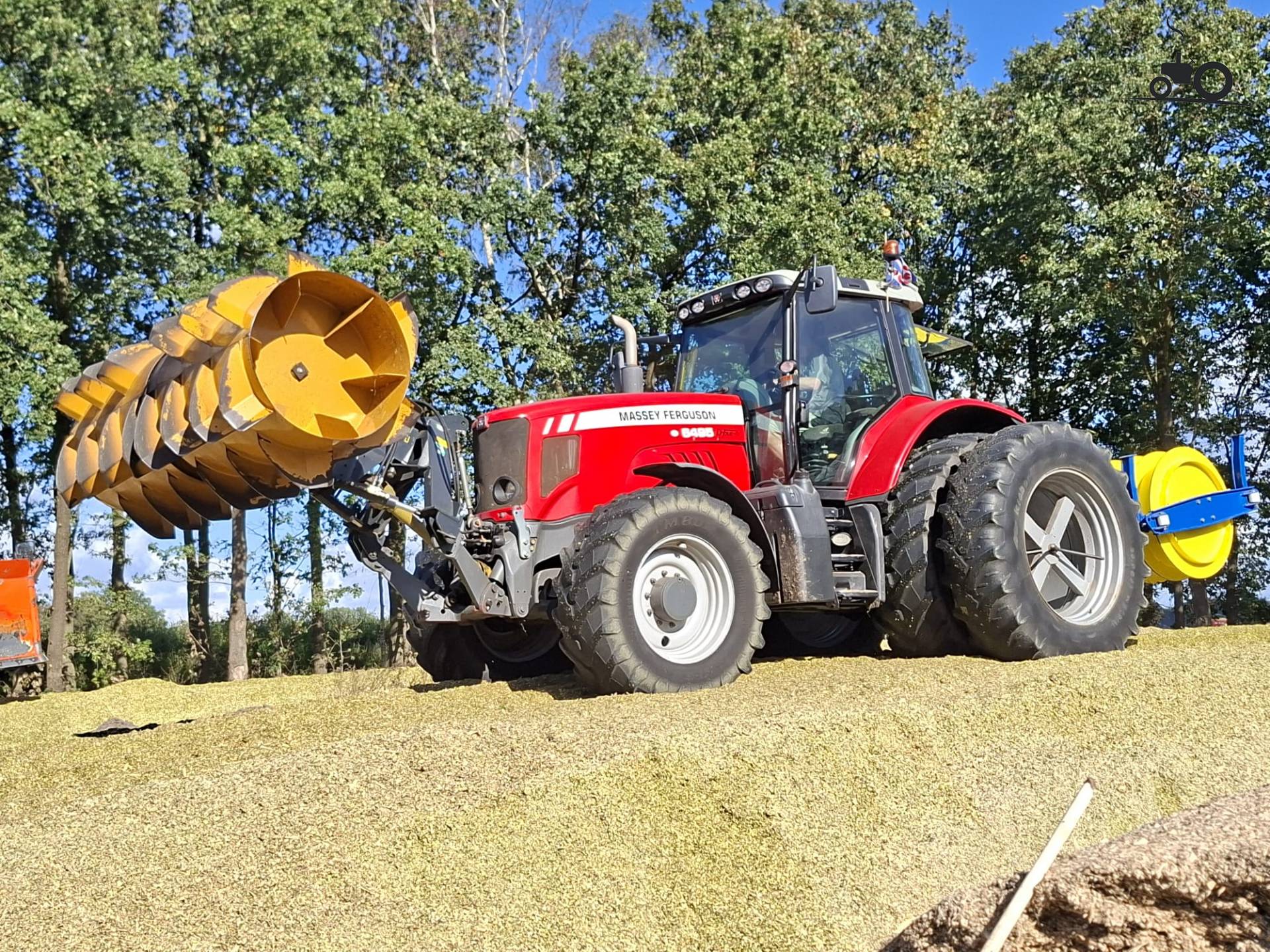 Maïsbult en Massey Ferguson 6495 Dyna-6