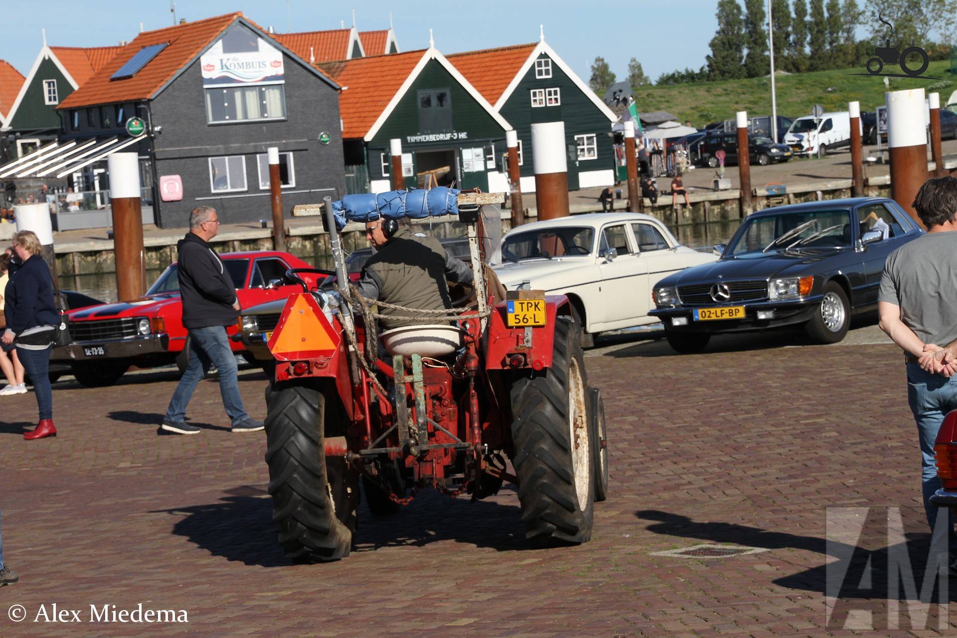 Mc-Cormick D 439 Oldtimer bij Haven Oudeschild