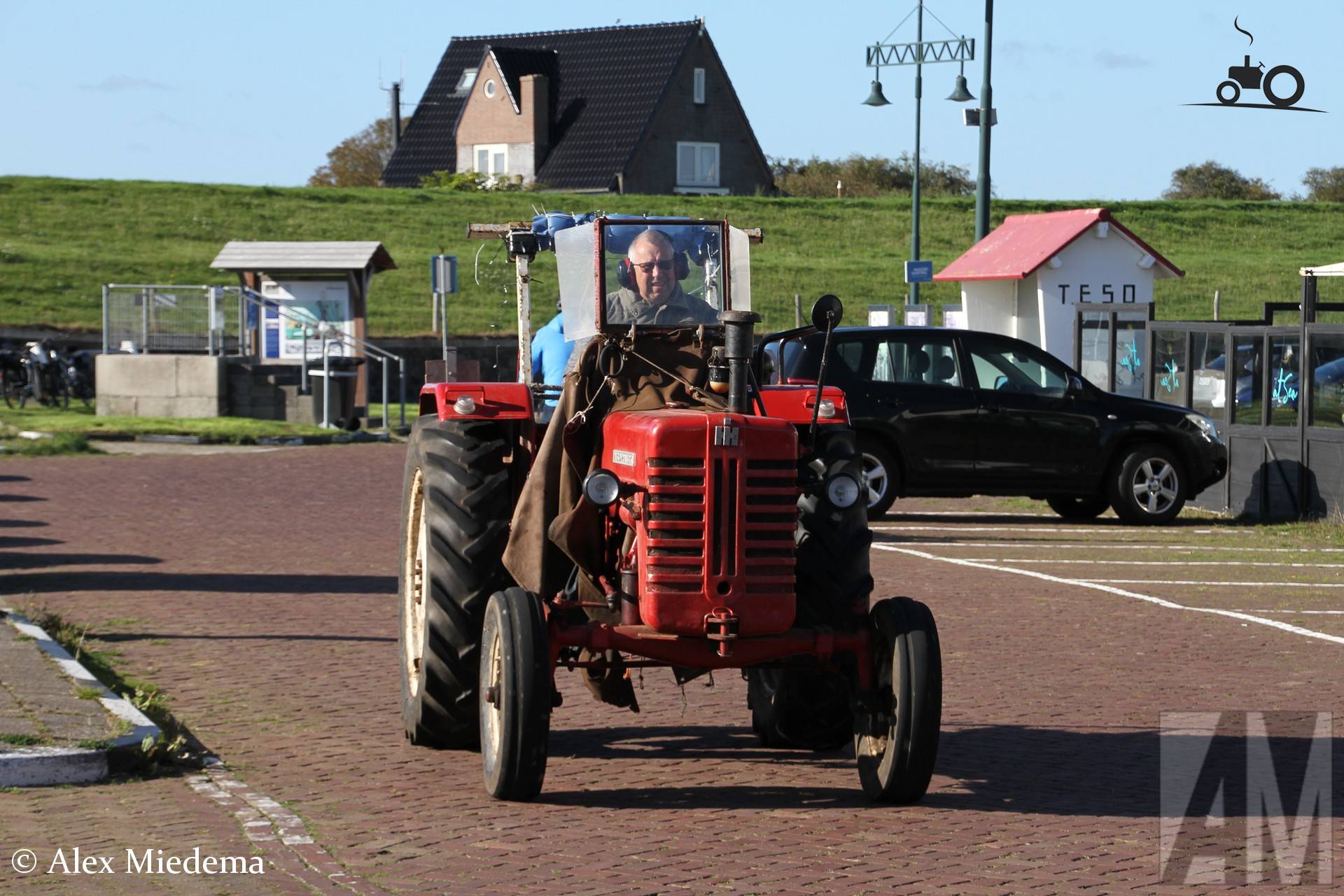 Meet and Greet Oldtimers Texel with Mc-Cormick D-439