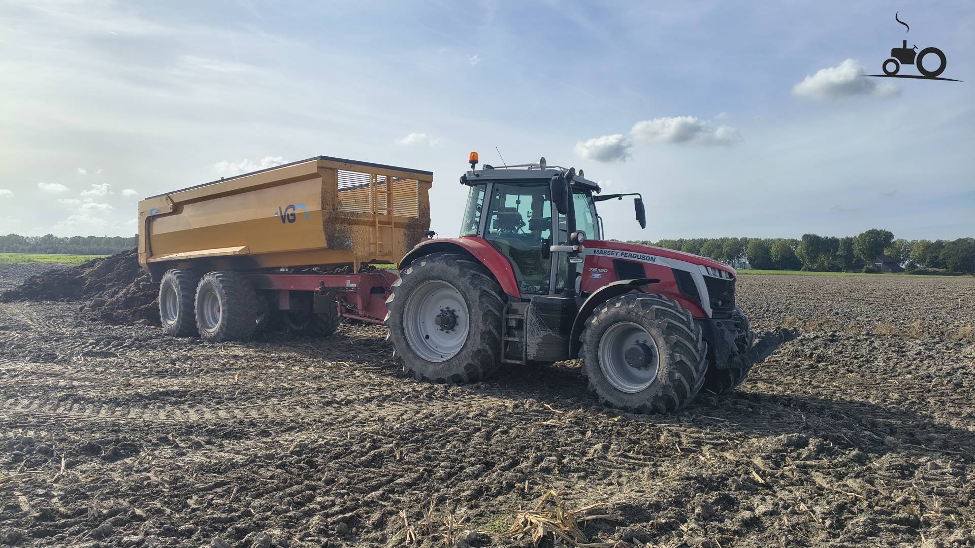Vaste mest op maisland met Massey Ferguson 7S.190