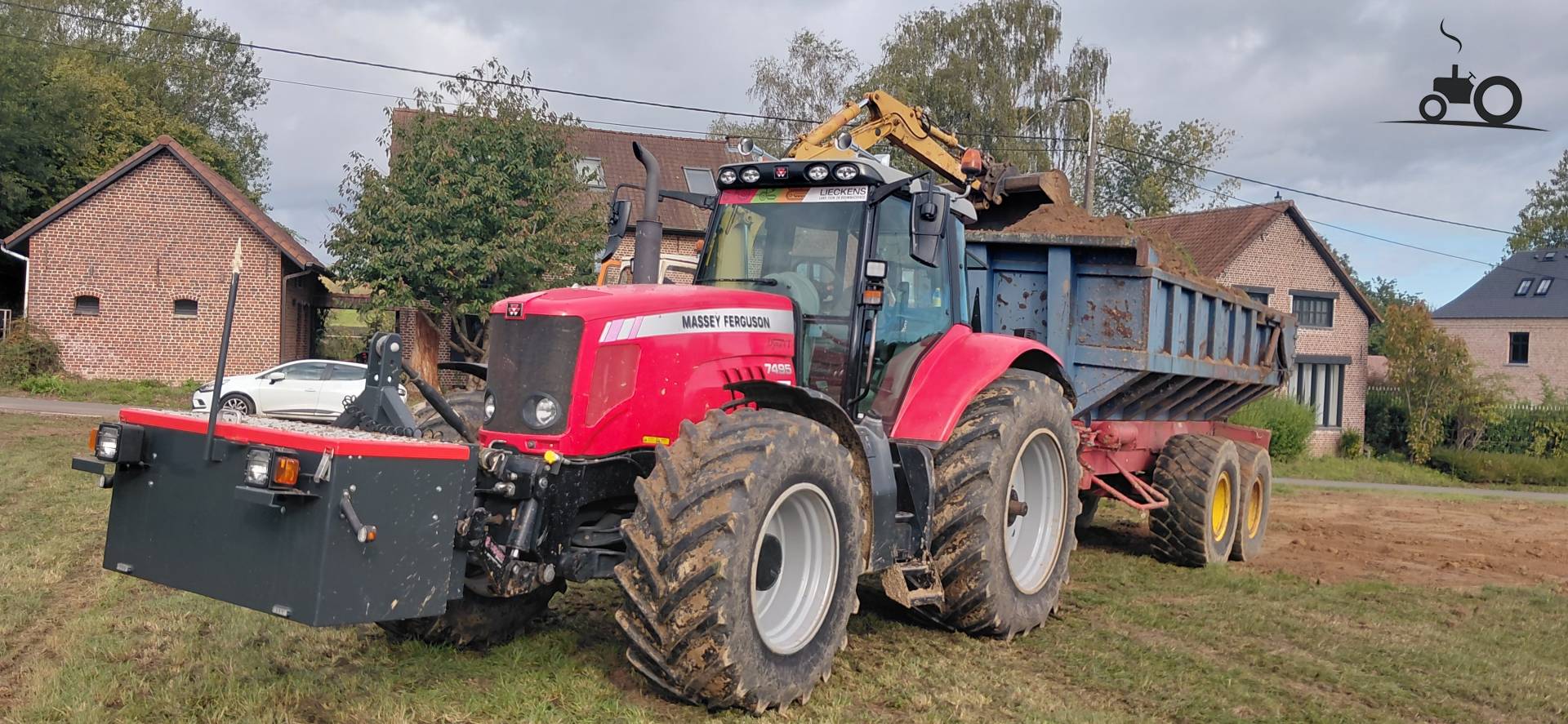 Massey Ferguson 7495 met Record dumper