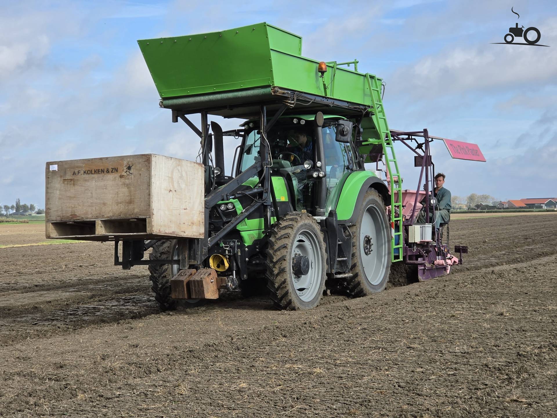 Deutz-Fahr Agrotron 6190 TTV met Pink Innovation planter