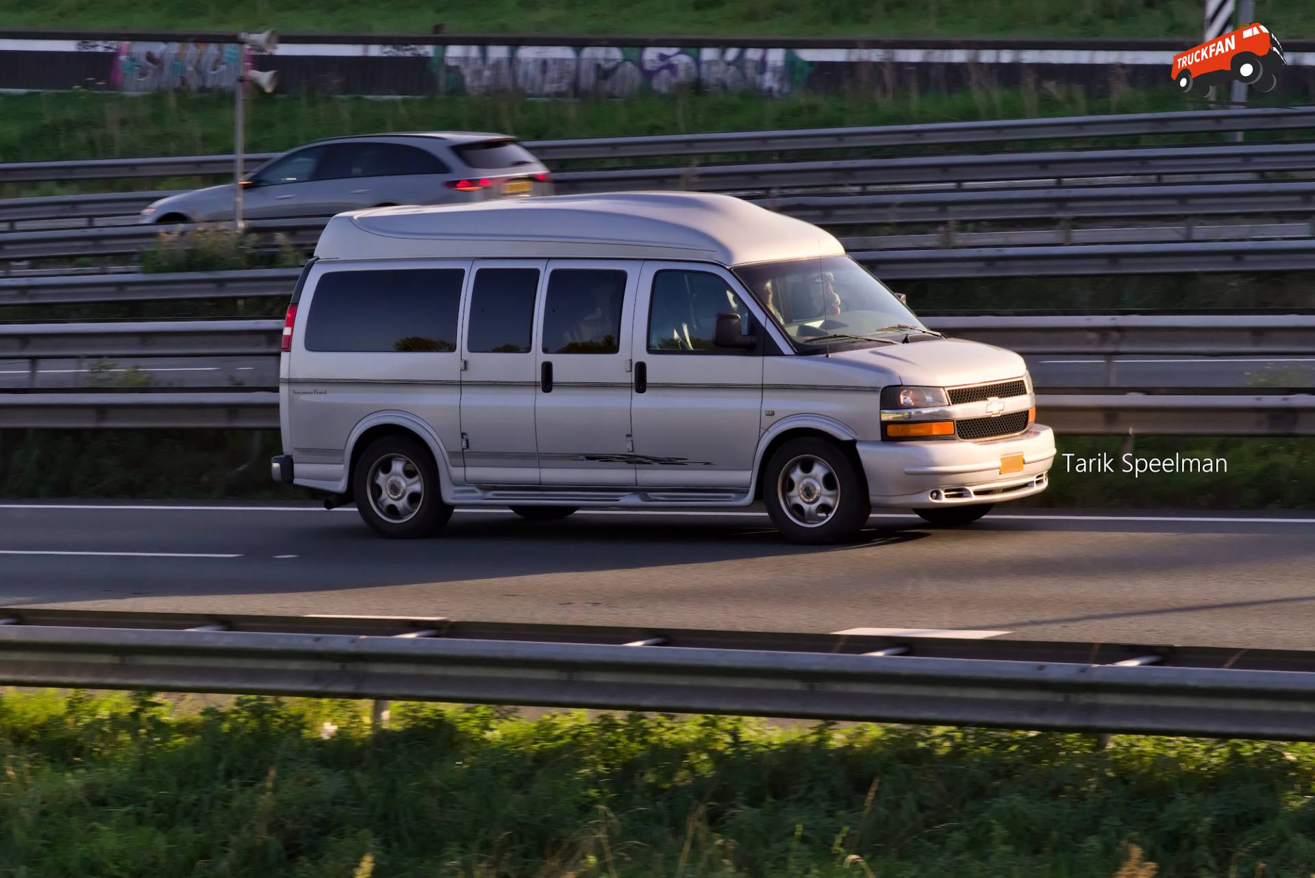 GMC Express camper op A16