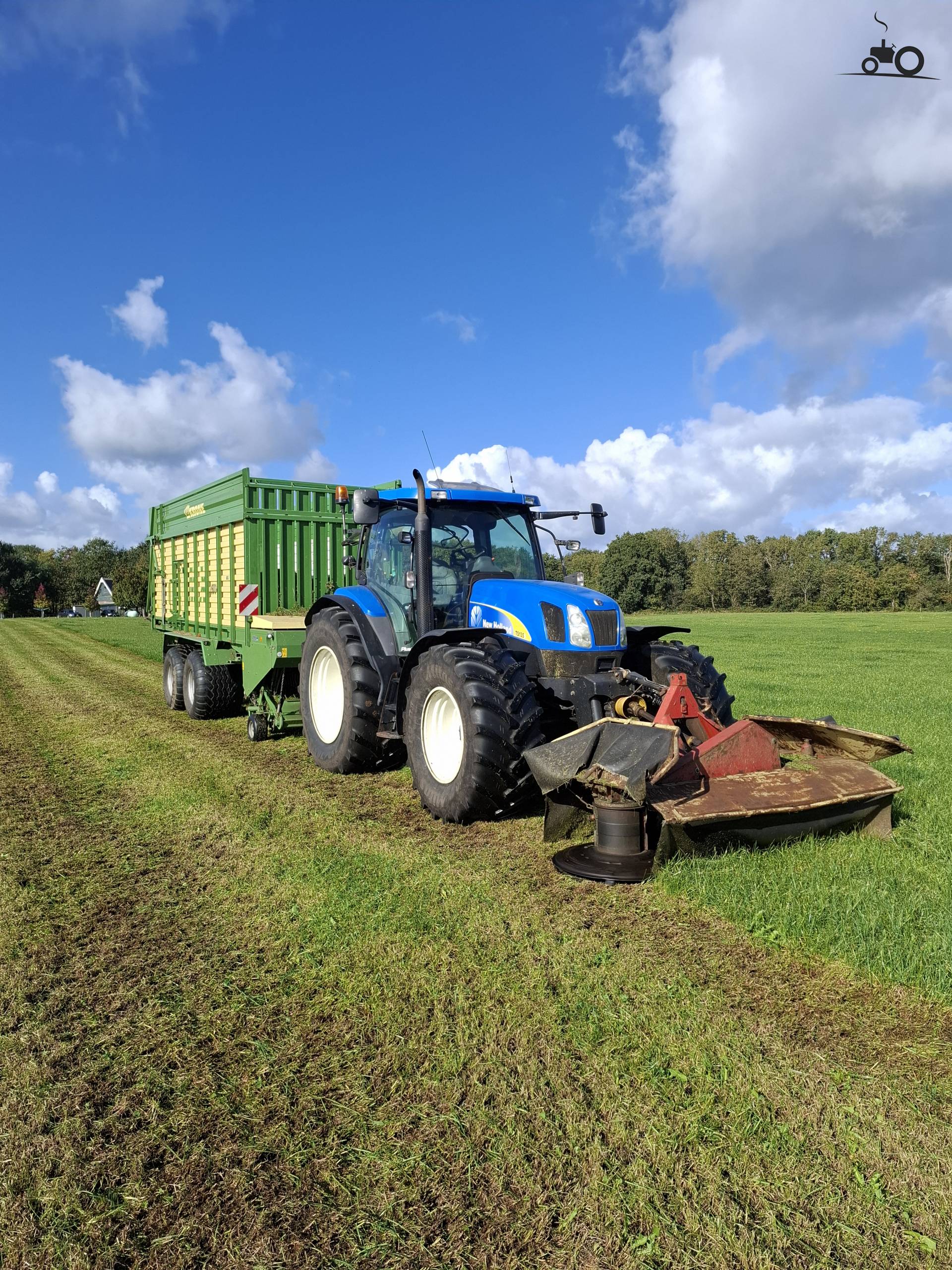 New Holland TSA 135 met PZ265 en Krone MX350