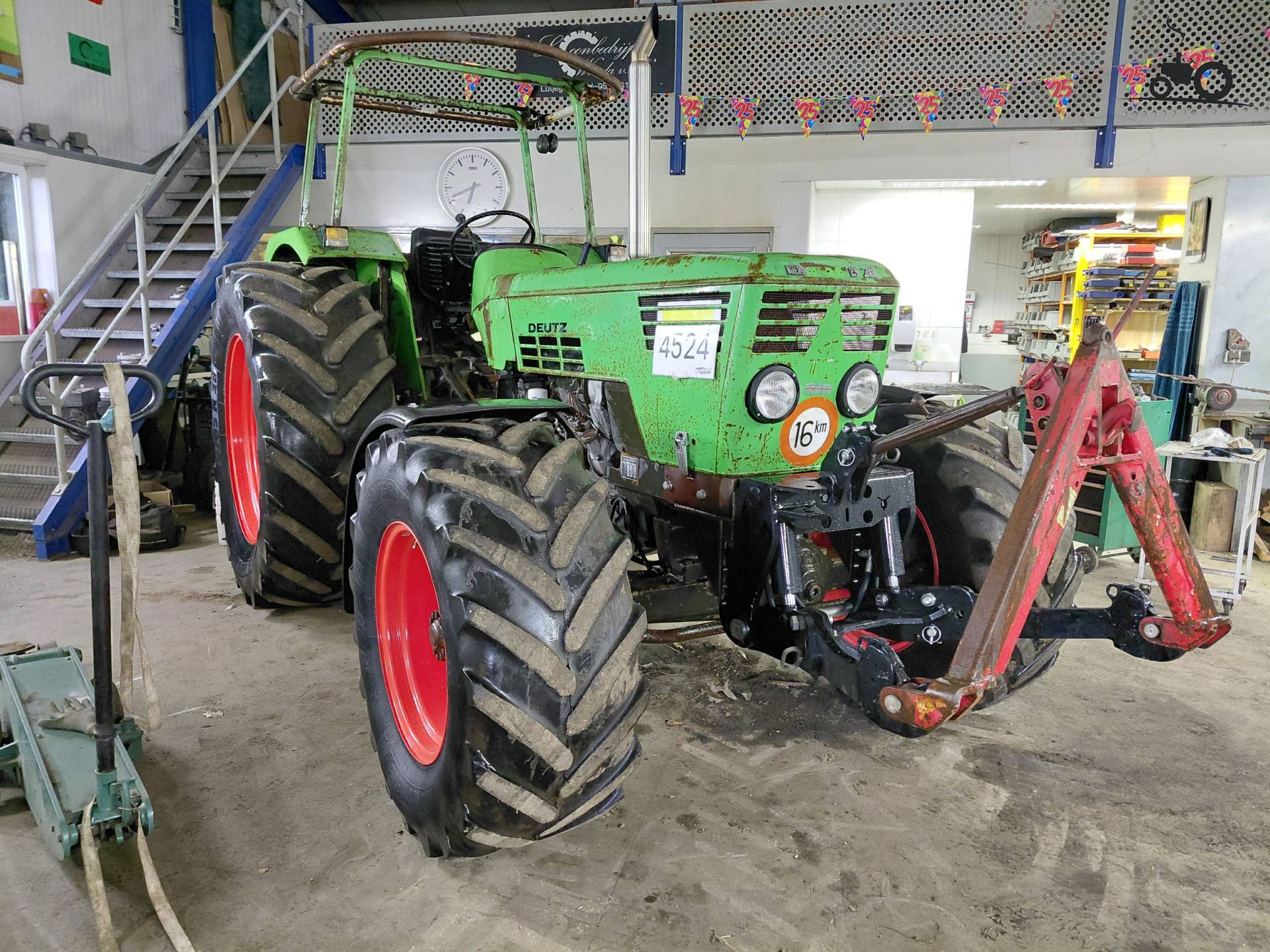 Deutz D7206A met nieuwe voorspatborden