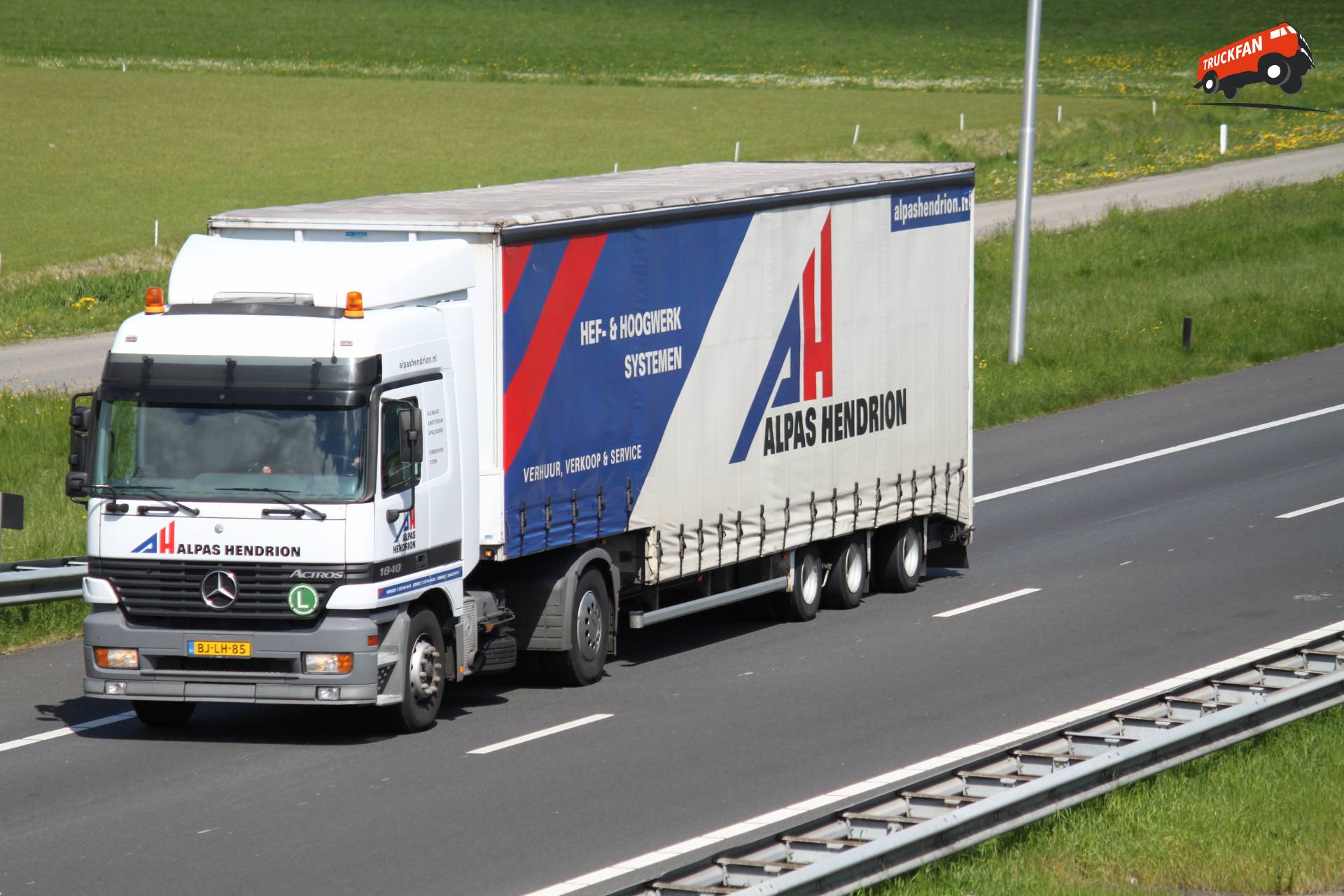 Mercedes-Benz Actros truck