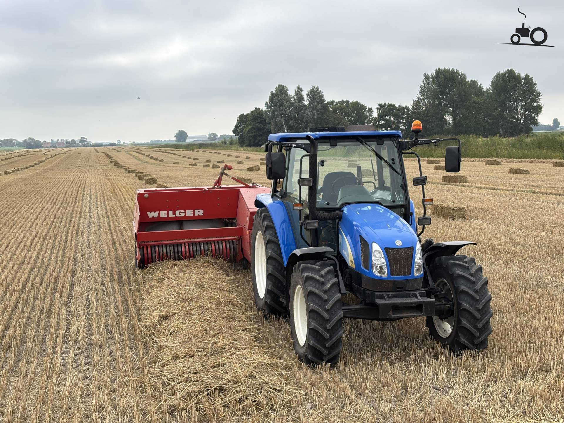 Mooi werk 2026 met New Holland Tl80A en Welger Ap730