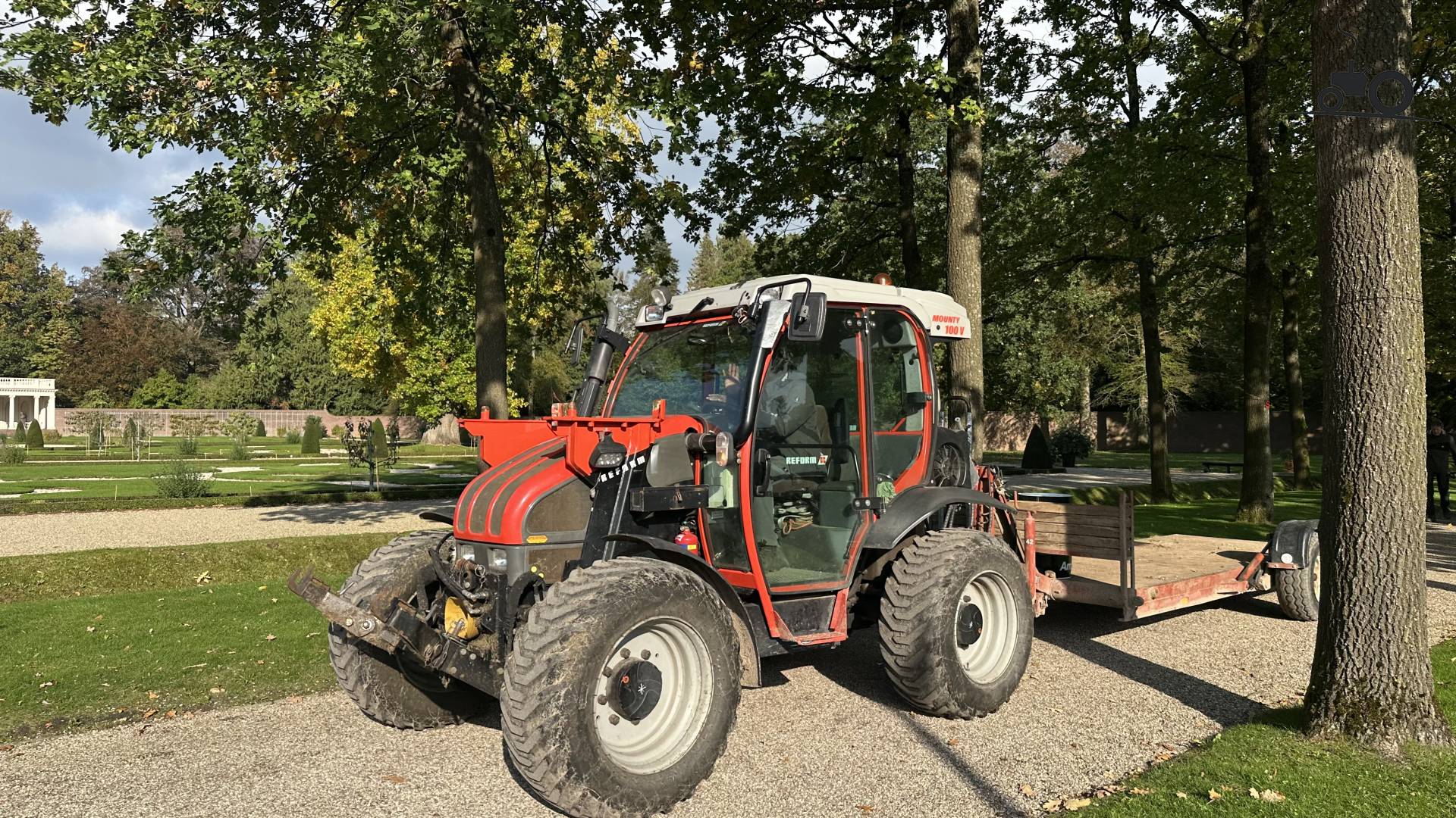 Reform trekker met vierwielbesturing bij Paleis Het Loo