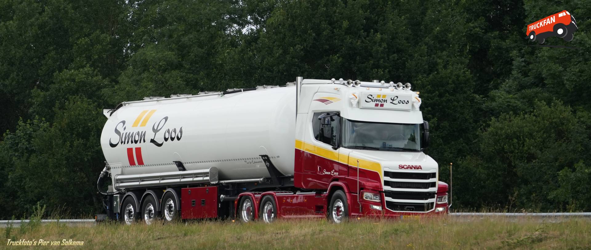 Scania T truck van Simon Loos bij A7 Sneek