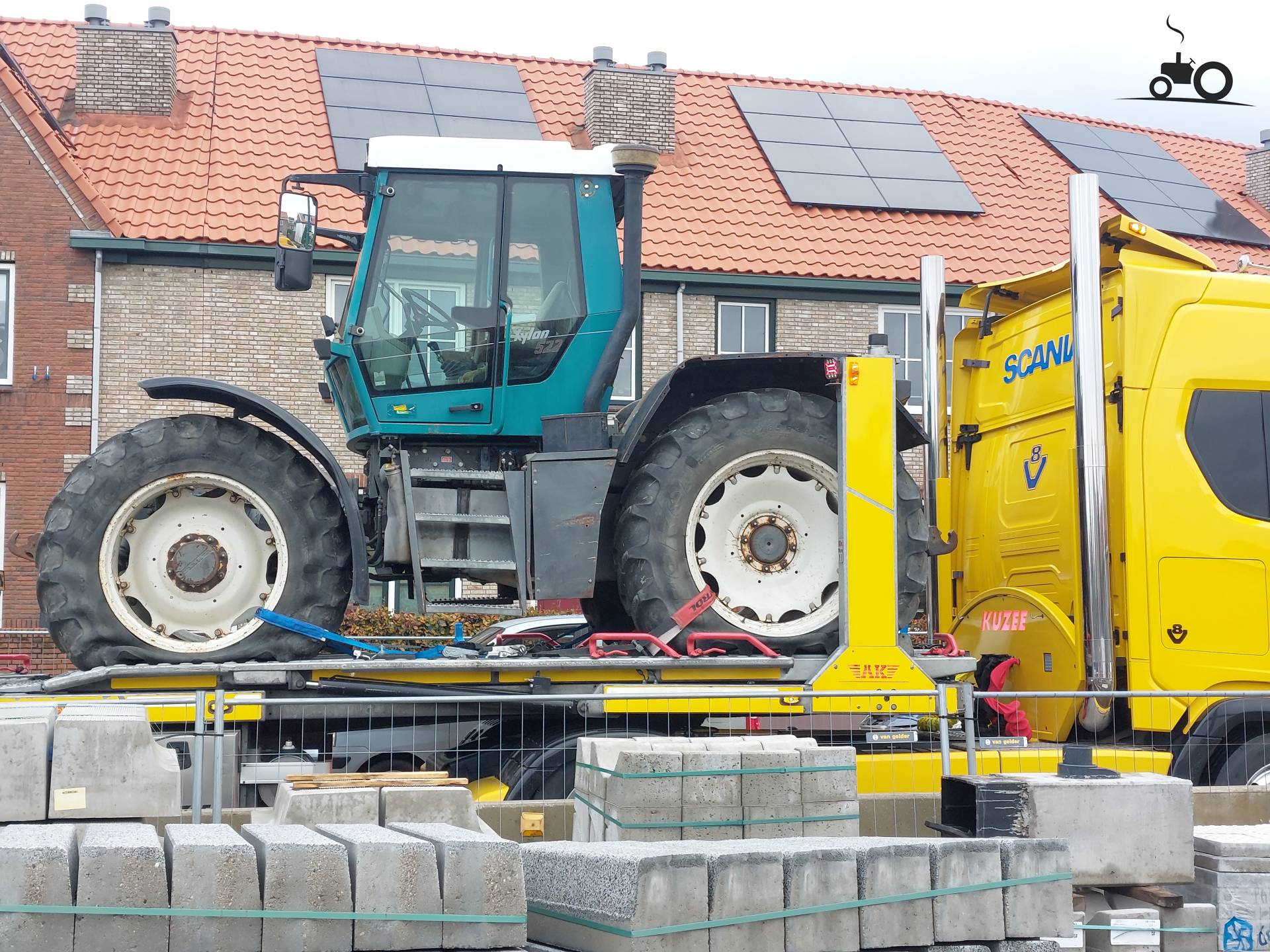 Donkergroene Fendt tractor in Oegstgeest