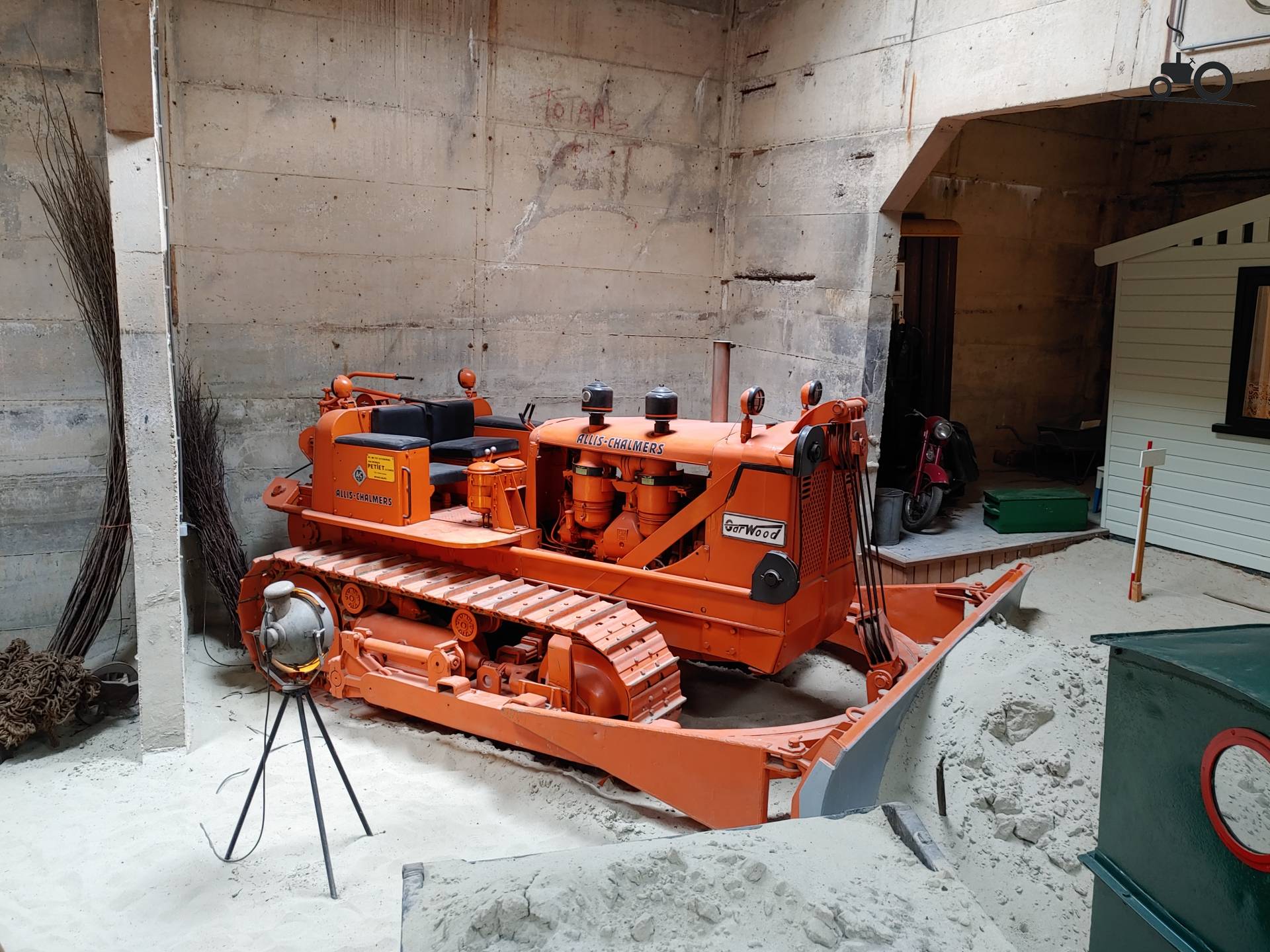 Allis-Chalmers bulldozer Fan Club - Specs, Photos, Reviews & Forum