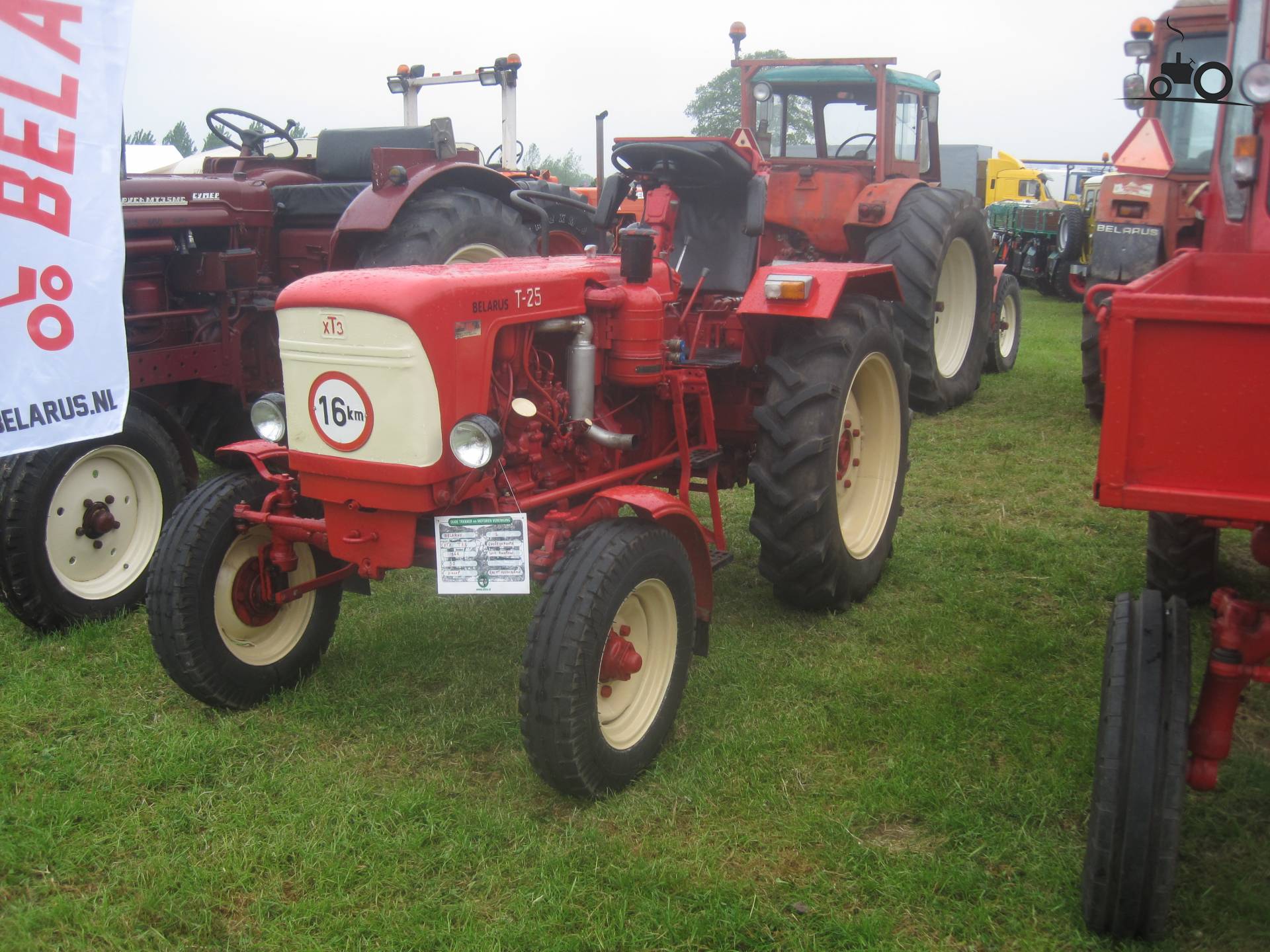 Foto Belarus T-25 #914833