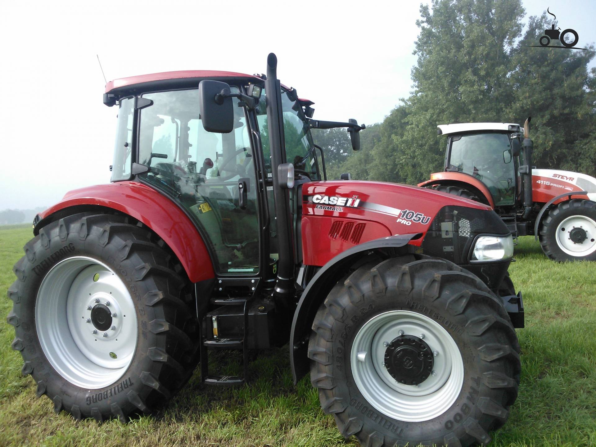 Foto Case IH Farmall 105U Pro van Smid