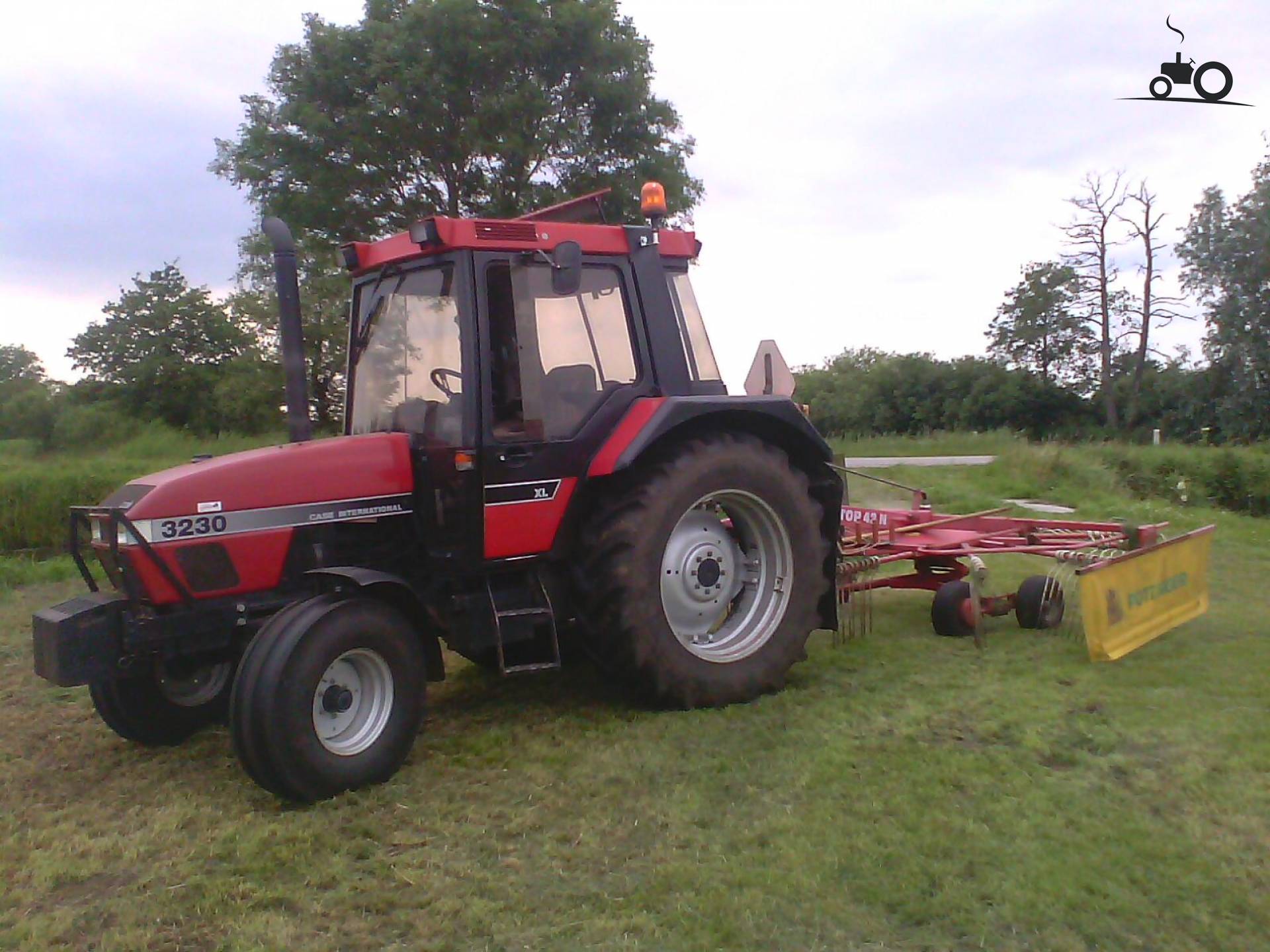 Case International 3230 XL Fanclub - Specificaties, Foto's, Reviews & Forum