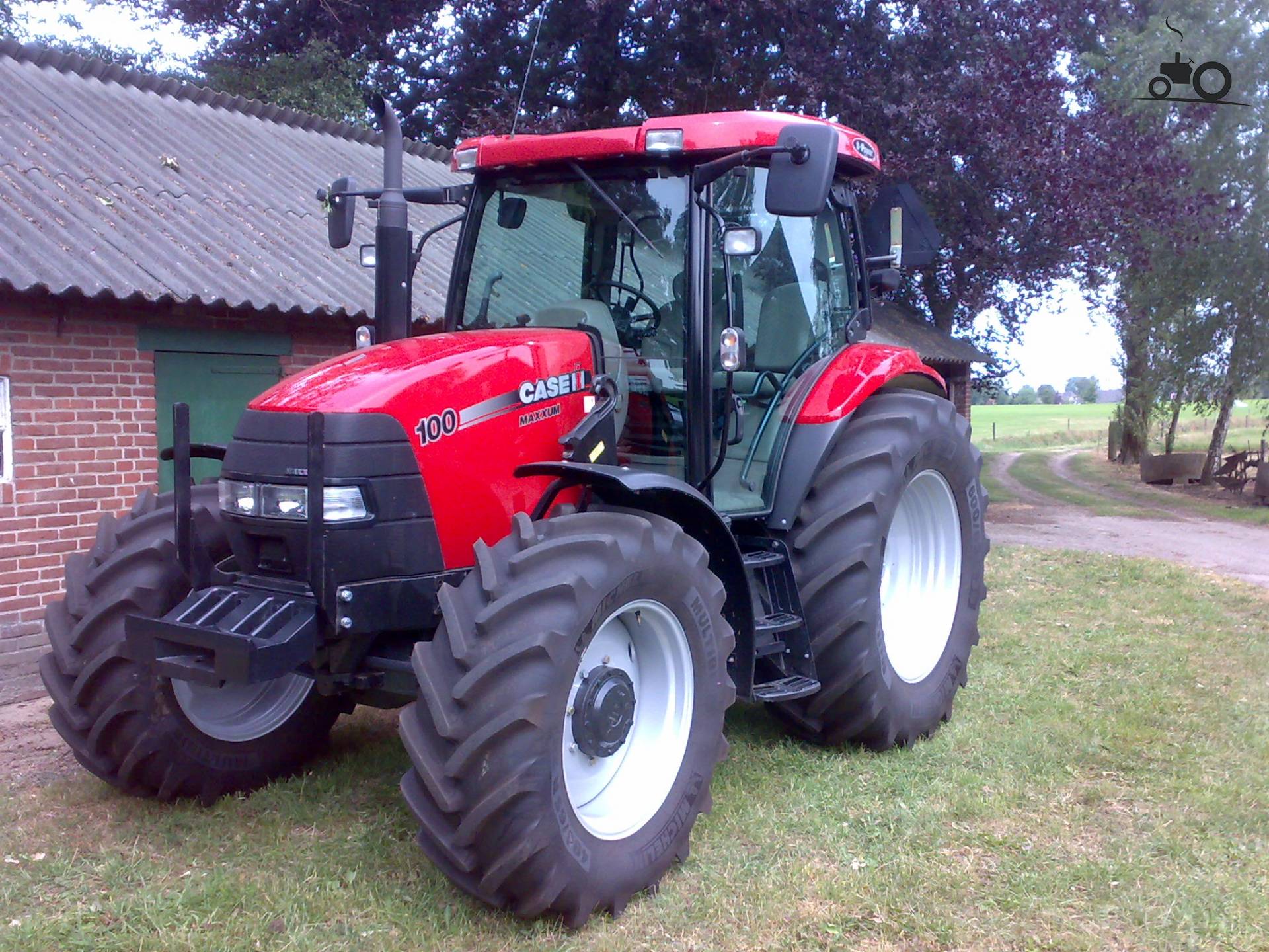 Foto Case Maxxum 100 X 239252