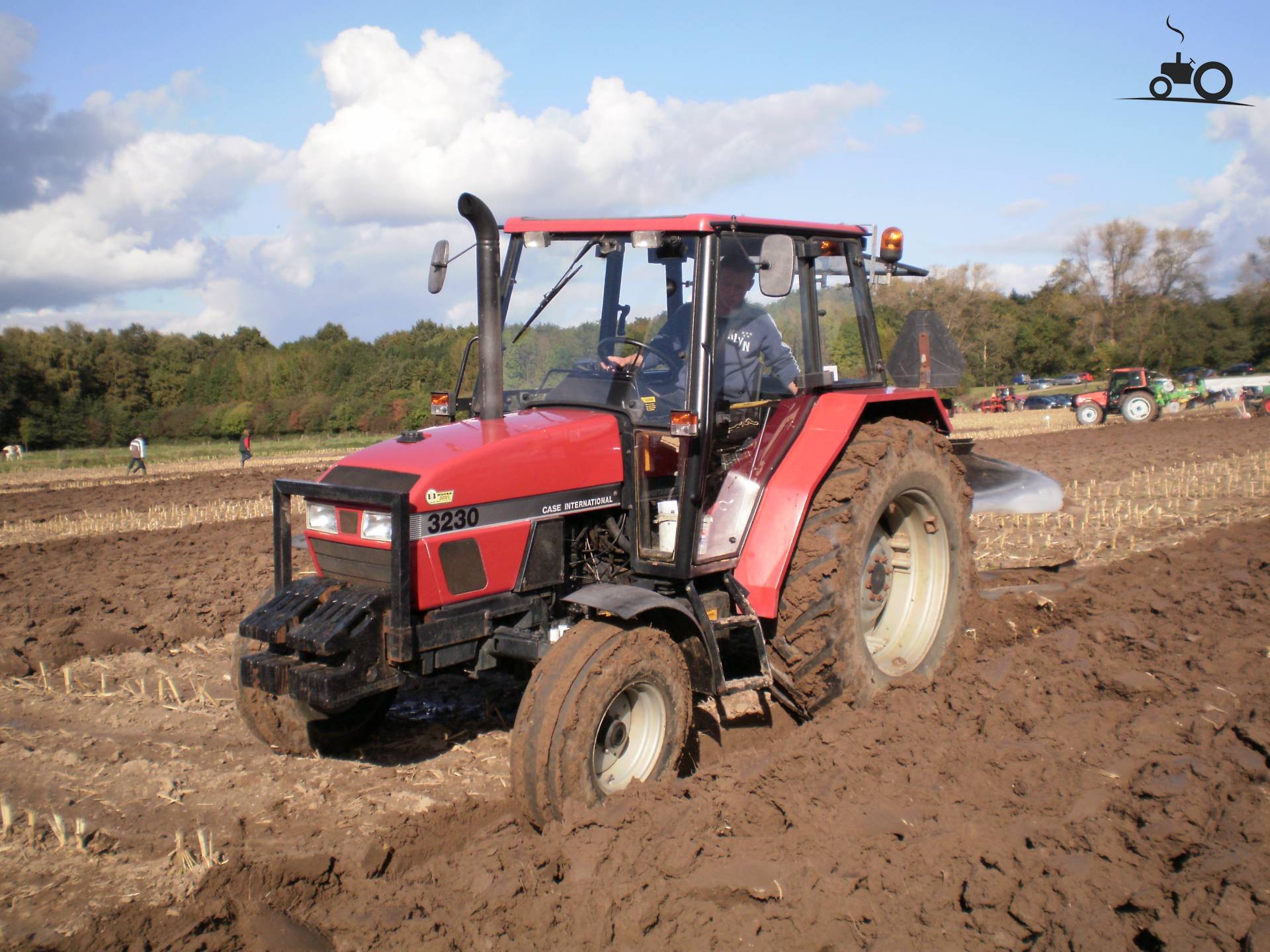 Case International 3230