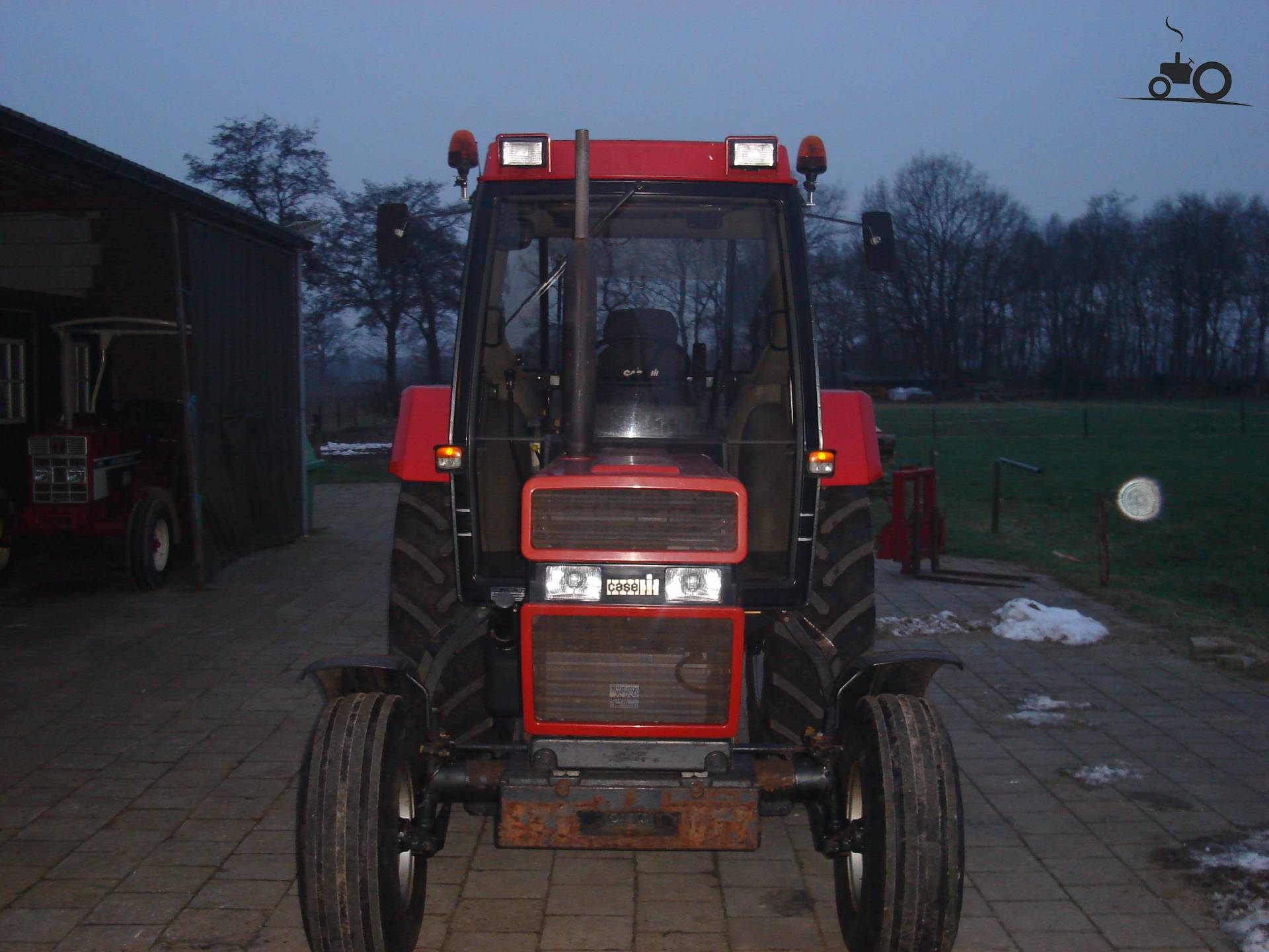 Case International 745 XL
