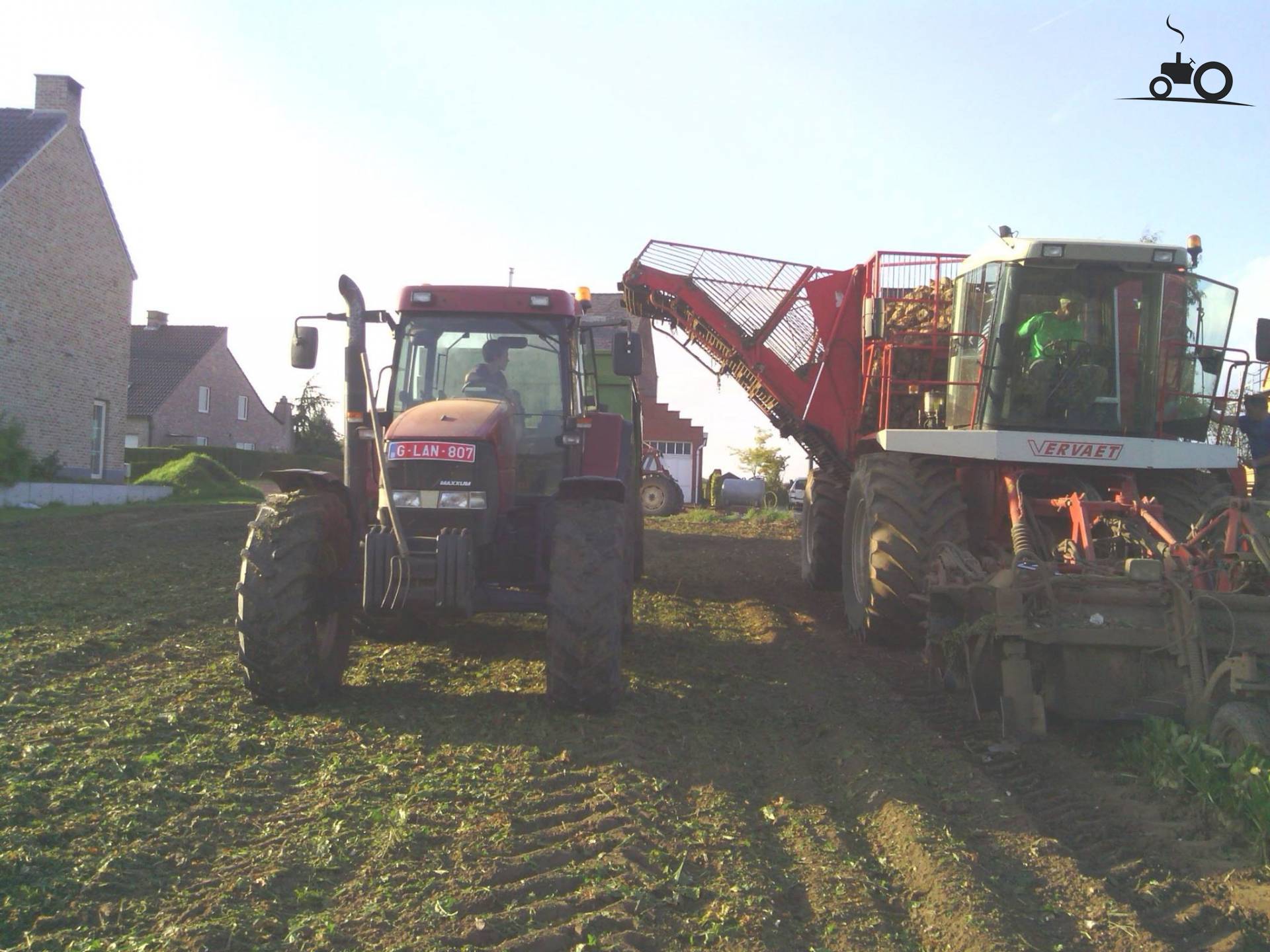 Case MX 100 - Nachrichten, Fotos & Videos - Seite 1
