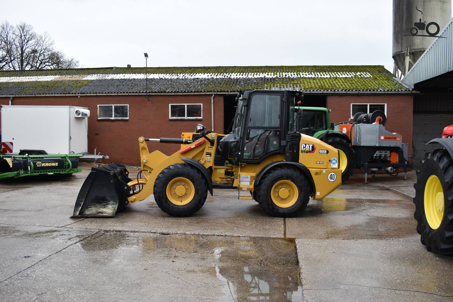 Foto Cat 908 #1508437