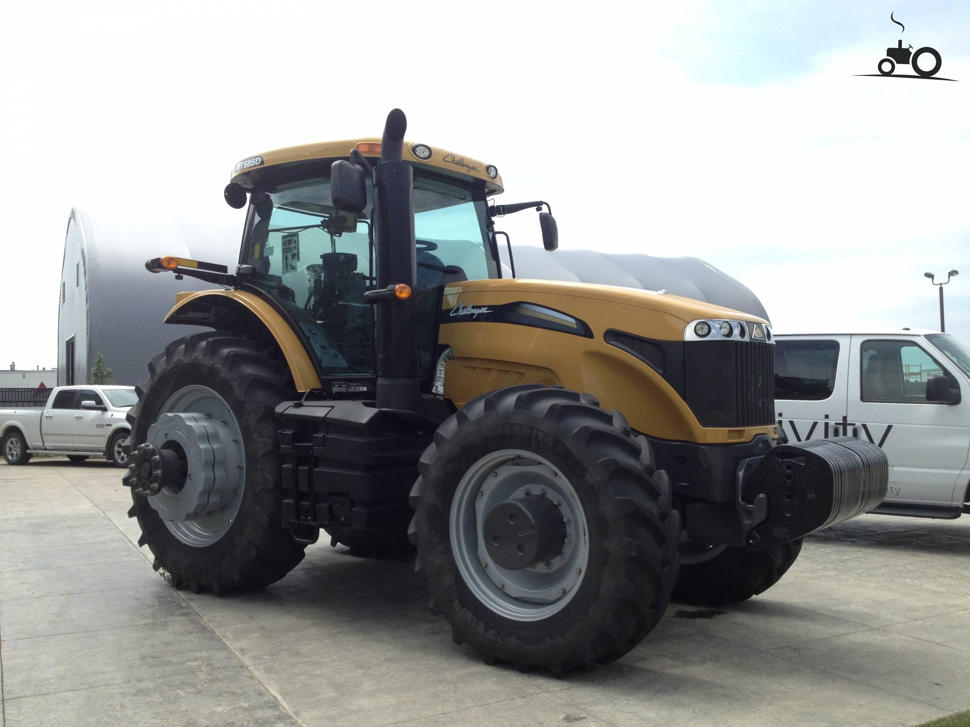 Challenger MT 685 D Fan Club - Specs, Photos, Reviews & Forum