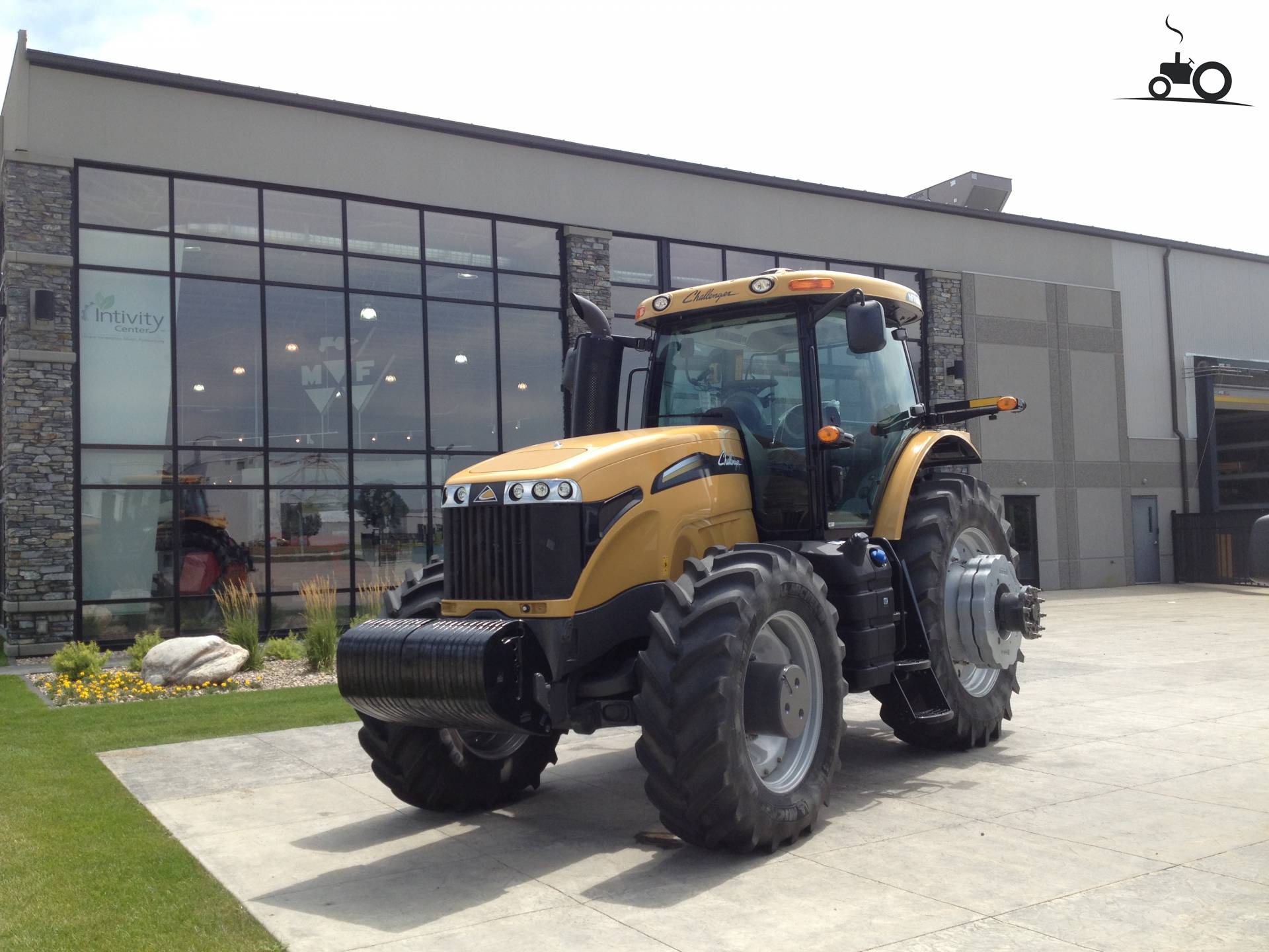 Challenger MT 685 D Fan Club - Specs, Photos, Reviews & Forum