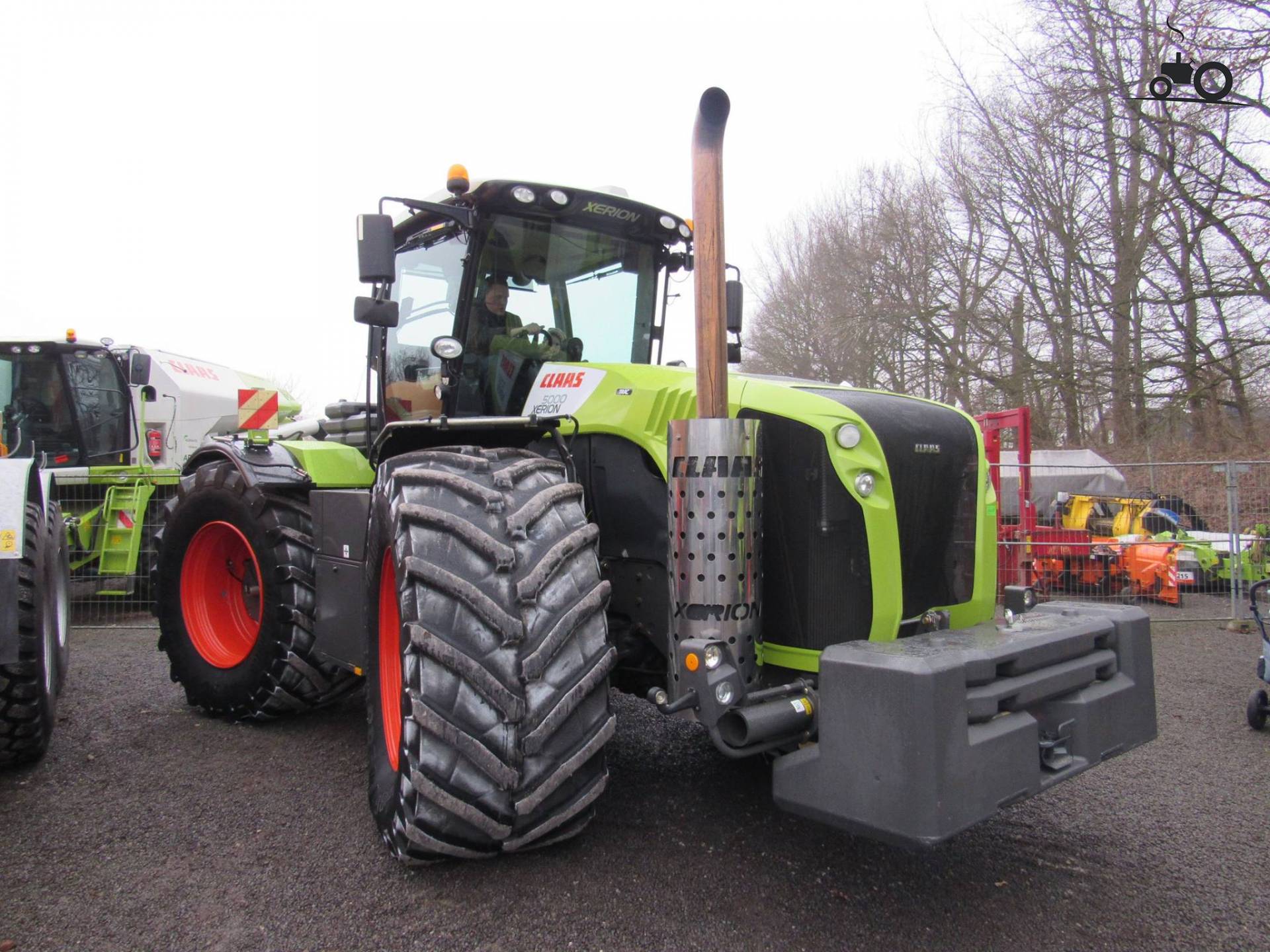 Claas Xerion 5000 United Kingdom Tractor picture 1144481