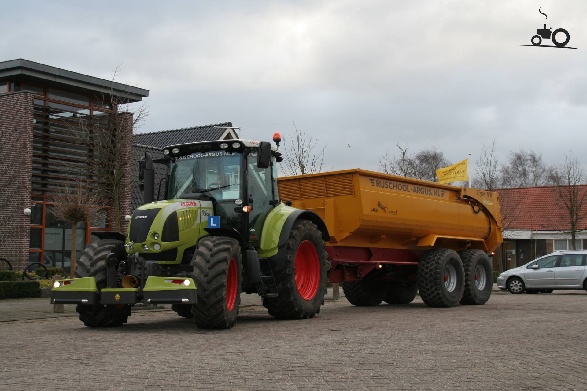 Claas Arion 540